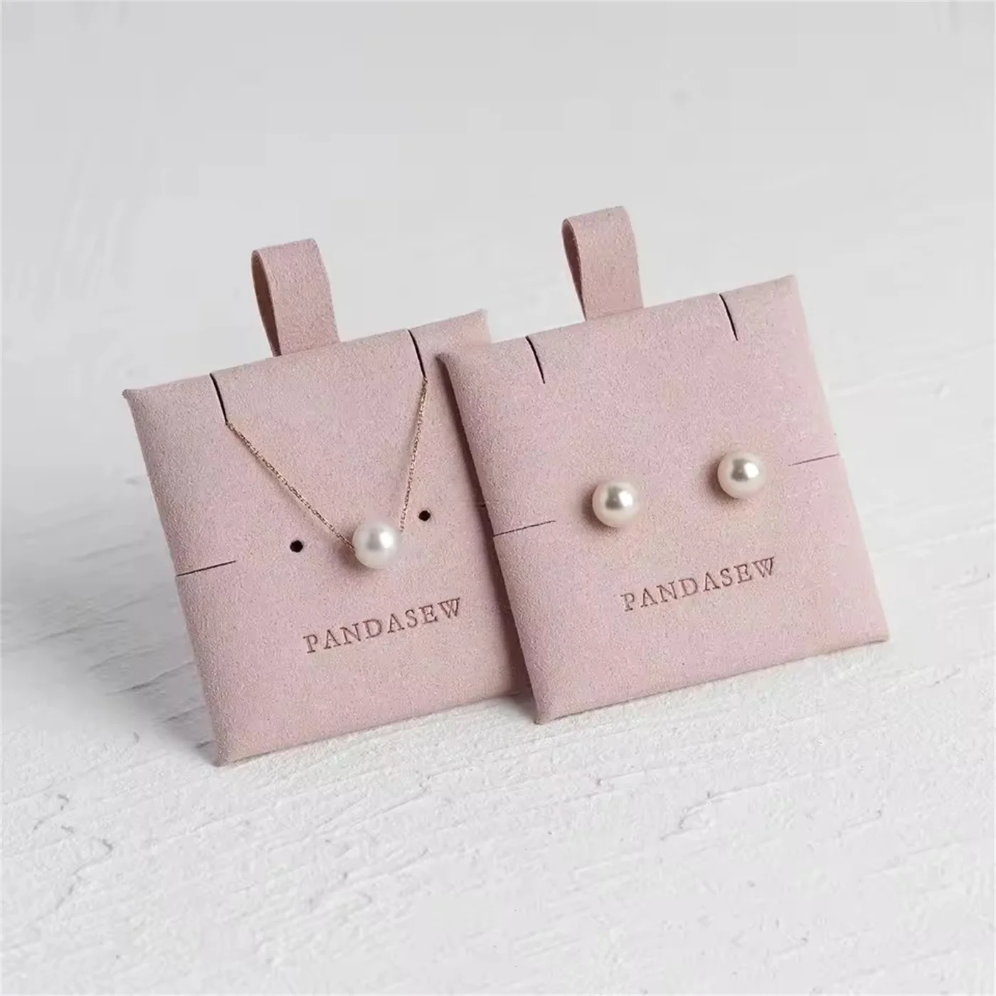 100pcs High Quality Custom Microfiber Jewelry Display Cards Handmade Jewelry Storage Accessories Pads Card for Necklace Earring
100pcs High Quality Custom Microfiber Jewelry Display Cards Handmade Jewelry Storage Accessories Pads Card for Necklace Earring