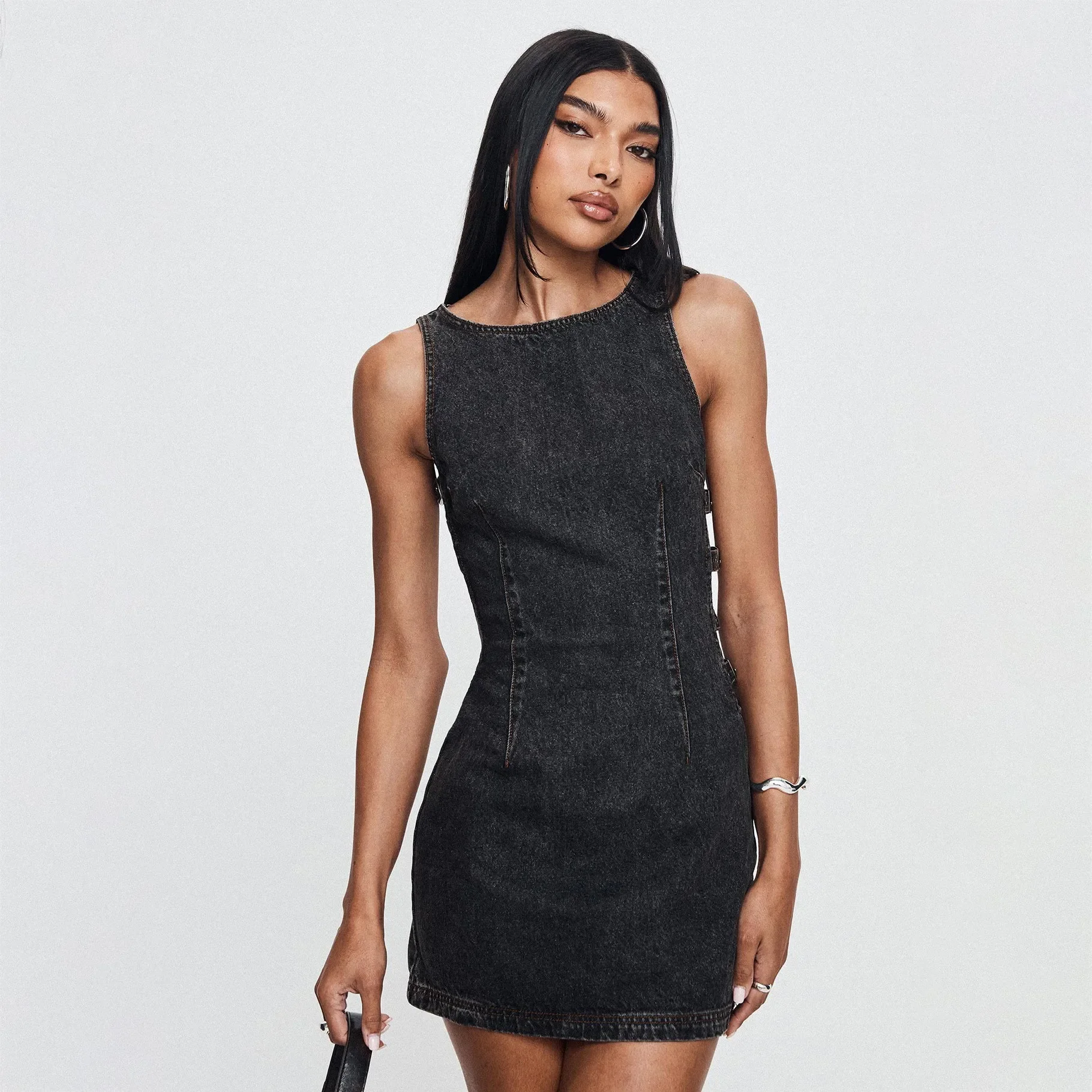 ZEKYE Street Style Slim Fit Design Hollow Out Dress Fashionable and Sexy Side Woven Denim Short Skirt Spicy Girl 2025 New
ZEKYE Street Style Slim Fit Design Hollow Out Dress Fashionable and Sexy Side Woven Denim Short Skirt Spicy Girl 2025 New