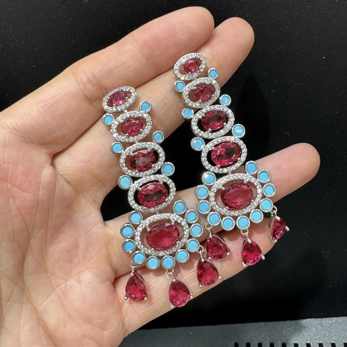 unique design cubic zirconia dangling earrings for women luxury jewelry gala event wedding party earrings blue pink yellow
unique design cubic zirconia dangling earrings for women luxury jewelry gala event wedding party earrings blue pink yellow