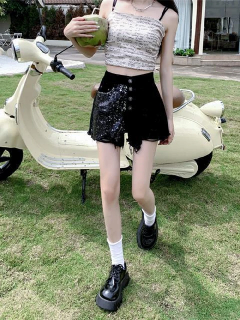 New Quality Women's Sequin Denim Shorts Summer Slim Plus Size Slimming Ripped Comfortable Ladies A-Line Pants
New Quality Women's Sequin Denim Shorts Summer Slim Plus Size Slimming Ripped Comfortable Ladies A-Line Pants