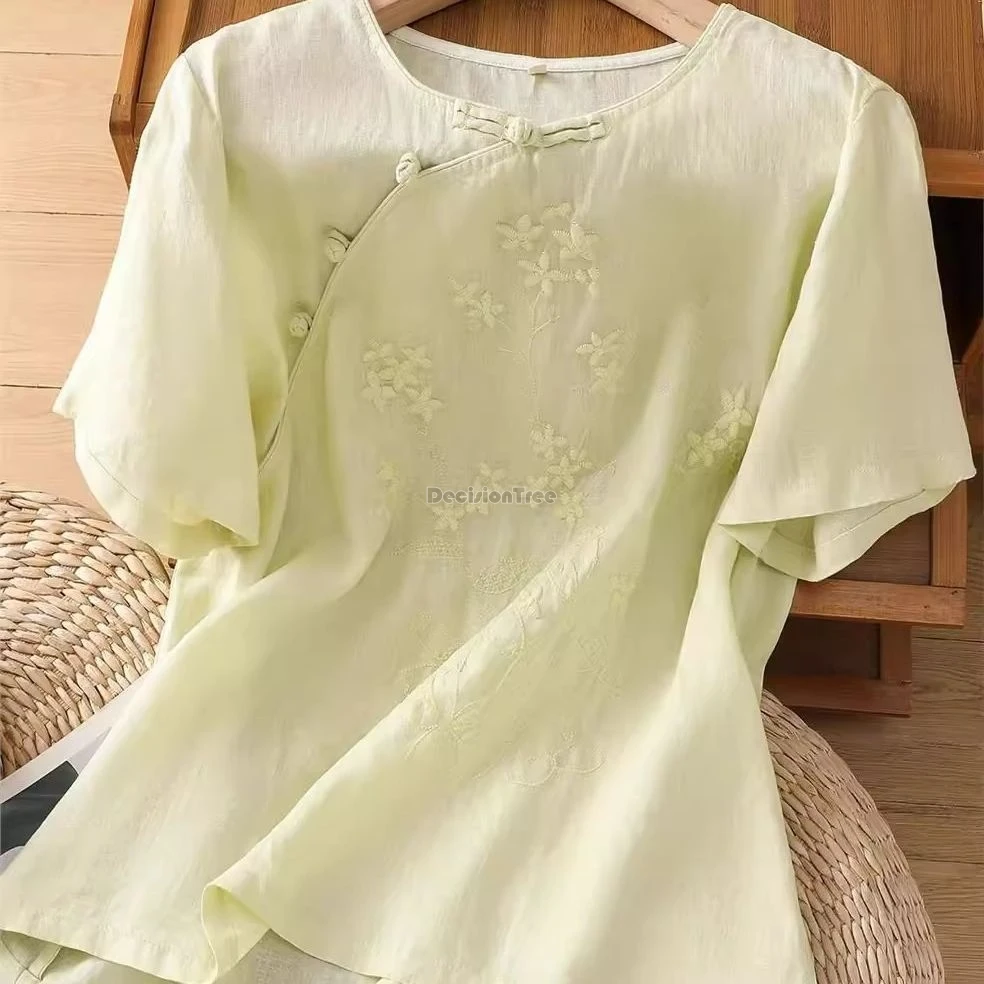 2026 chinese-style short-sleeved traditional embroidery loose-fitting retro summer embroidered cotton-linen cheongsam blouse
2026 chinese-style short-sleeved traditional embroidery loose-fitting retro summer embroidered cotton-linen cheongsam blouse