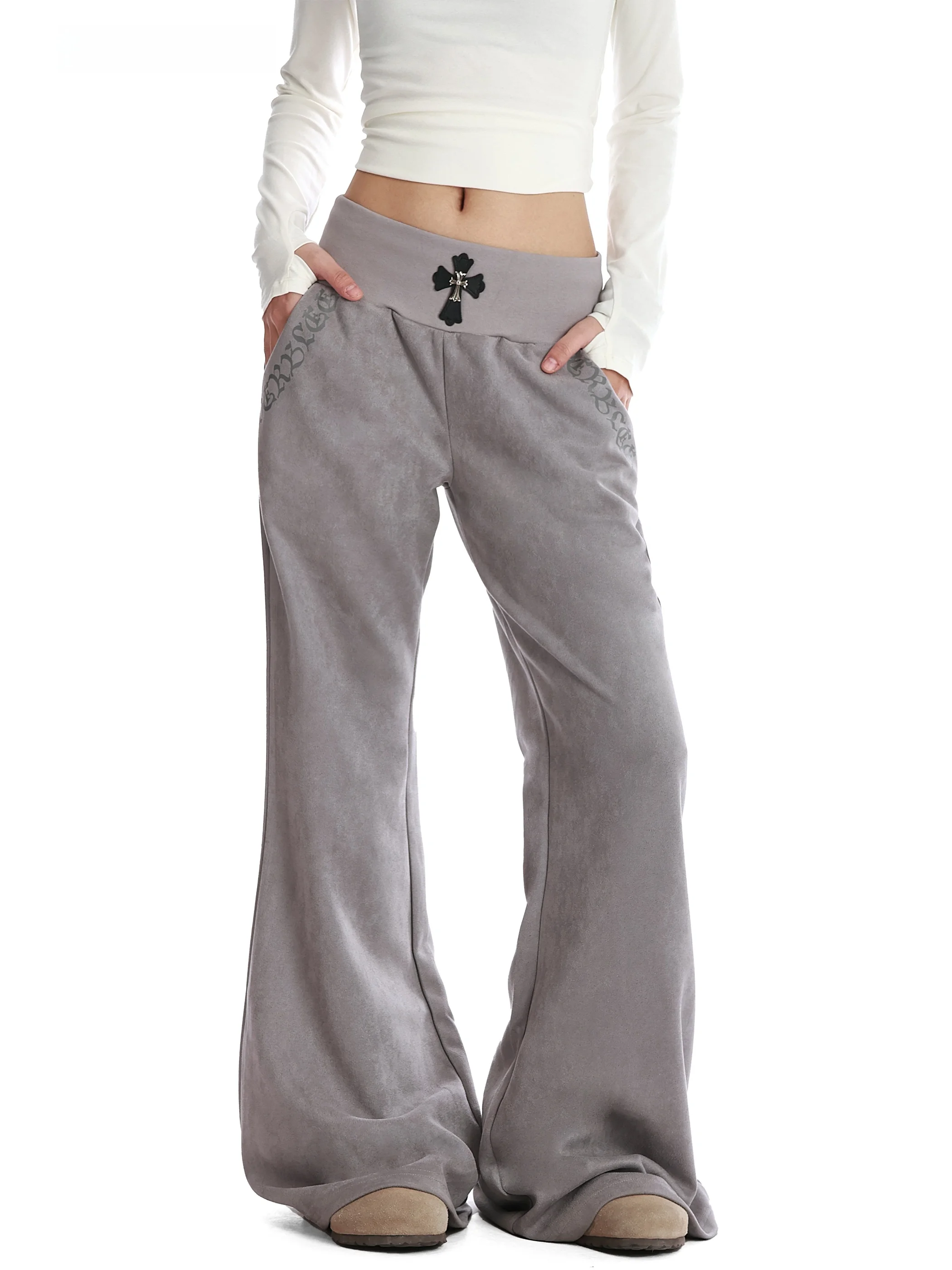 Американские замшевые повседневные брюки-клеш для женщин, осенне-зимние, с высокой талией, стройнящие, мягкие, удобные, прямого кроя
Американские замшевые повседневные брюки-клеш для женщин, осенне-зимние, с высокой талией, стройнящие, мягкие, удобные, прямого кроя