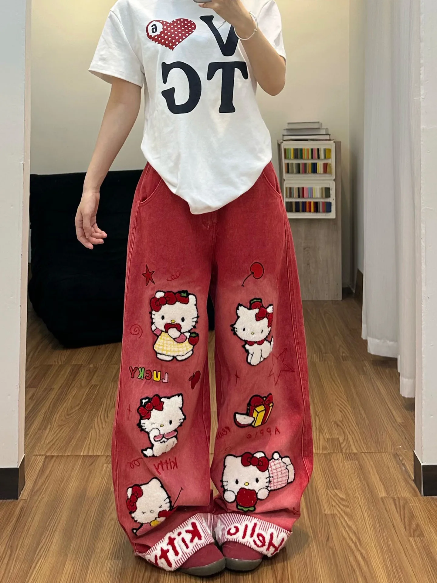 American Retro Cartoon Embroidery Color Block High Waist Loose Women's Jeans Spring New Style Comfortable Straight Leg Pants
American Retro Cartoon Embroidery Color Block High Waist Loose Women's Jeans Spring New Style Comfortable Straight Leg Pants