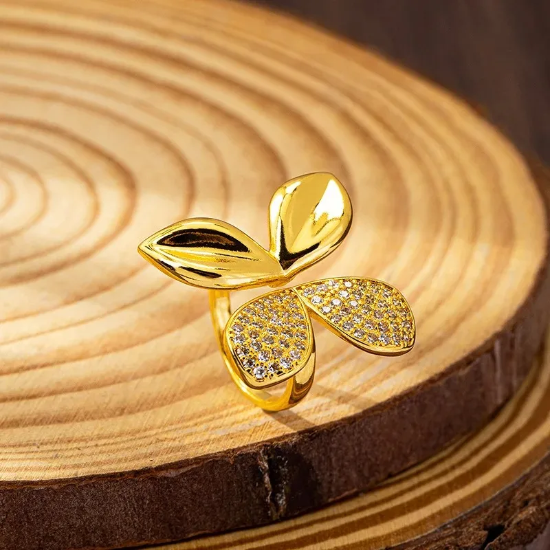 Kryos Jewelry Women 24K Gold AU999 Luxury Design Open Zircon-Inlaid Grass Index Ring - Pure gold, luxury detail, simple elegant
Kryos Jewelry Women 24K Gold AU999 Luxury Design Open Zircon-Inlaid Grass Index Ring - Pure gold, luxury detail, simple elegant