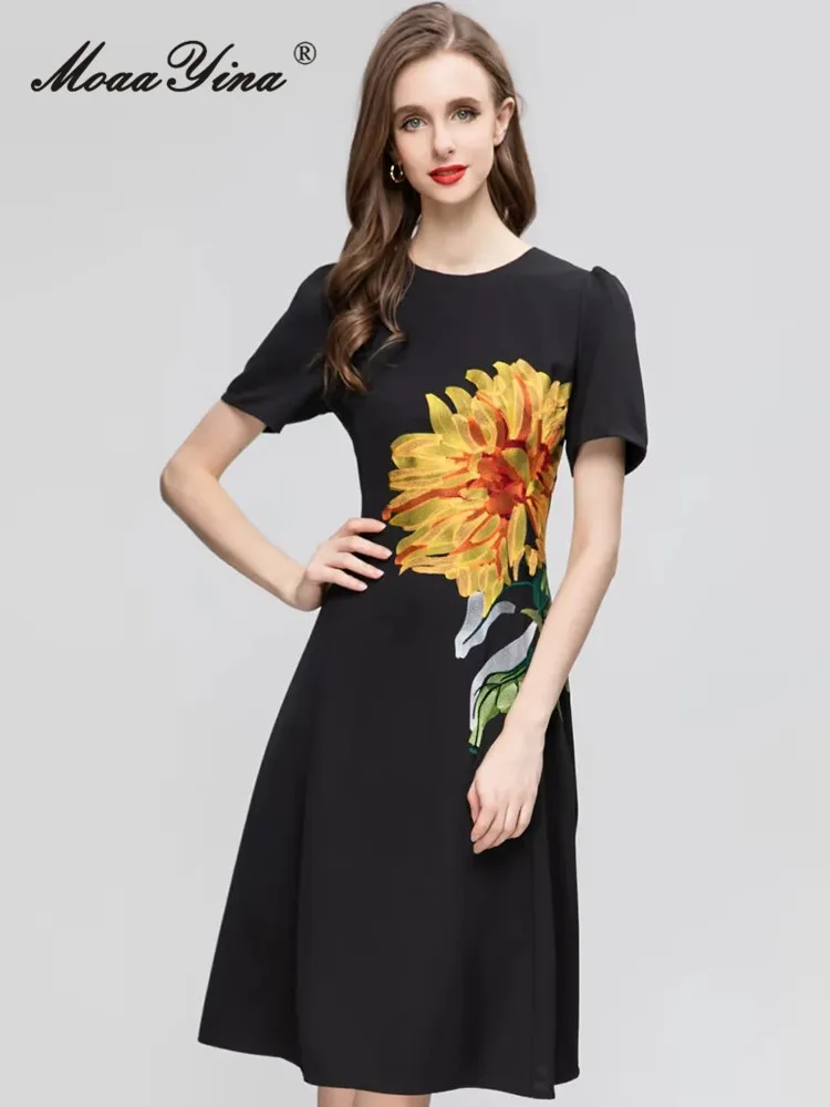 MoaaYina Autumn Fashion Runway Black Vintage Casual Dress Women O Neck Short Sleeve Embroidery High Waist Slim A-LINE Midi Dress
MoaaYina Autumn Fashion Runway Black Vintage Casual Dress Women O Neck Short Sleeve Embroidery High Waist Slim A-LINE Midi Dress