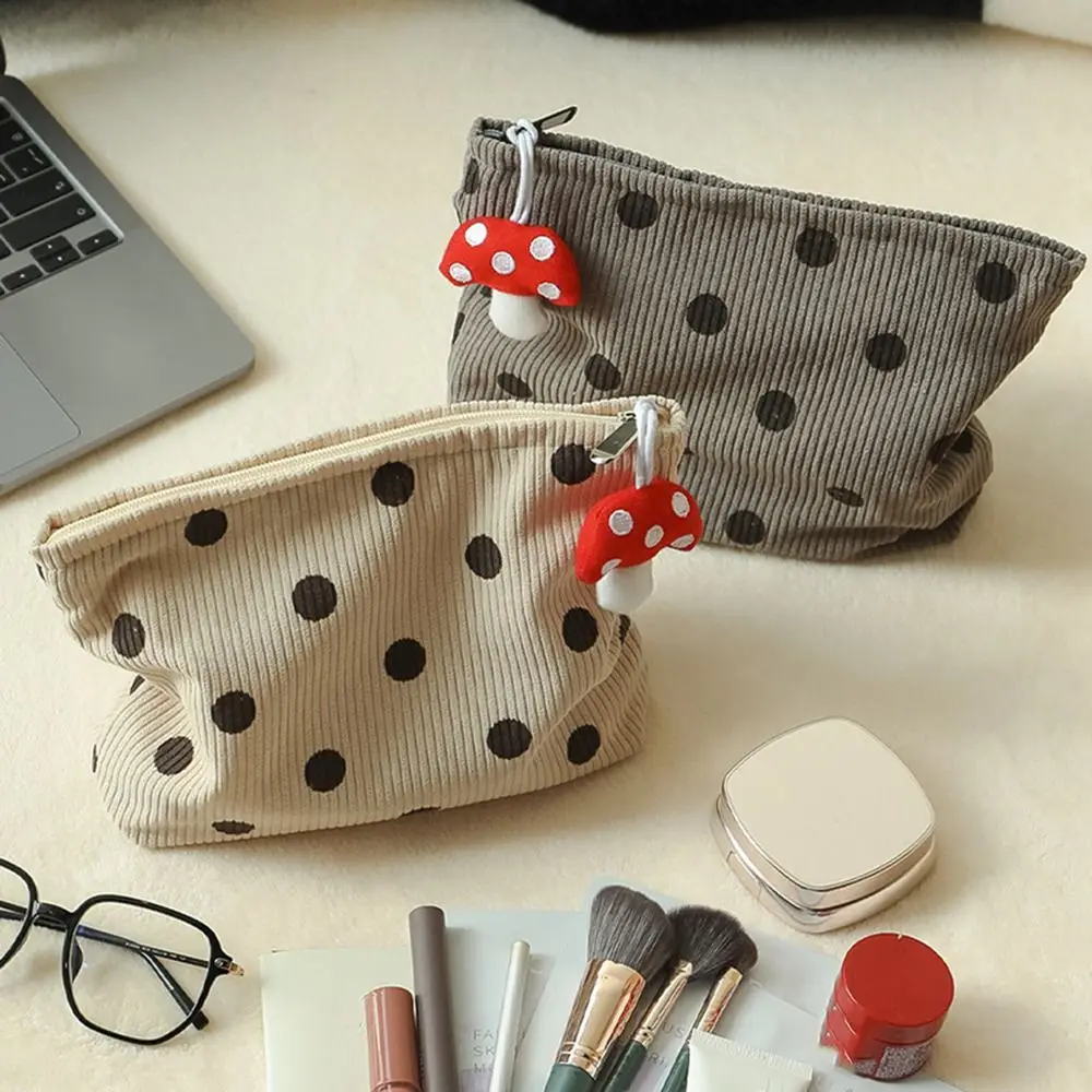 Printed Mushroom Makeup Bag Purse Clutch Bag Corduroy Cosmetic Bag Polka Dot Large Capacity Skincare Storage Bag Women
Printed Mushroom Makeup Bag Purse Clutch Bag Corduroy Cosmetic Bag Polka Dot Large Capacity Skincare Storage Bag Women