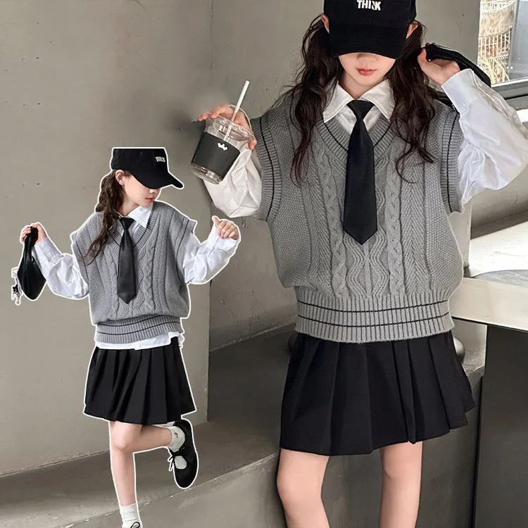Korean School Girls 3pcs Outfit Autumn Turn Down Collar Tie Undershirt+V-neck Knitted Vest+Pleated Skirt Children Girls Sets
Korean School Girls 3pcs Outfit Autumn Turn Down Collar Tie Undershirt+V-neck Knitted Vest+Pleated Skirt Children Girls Sets