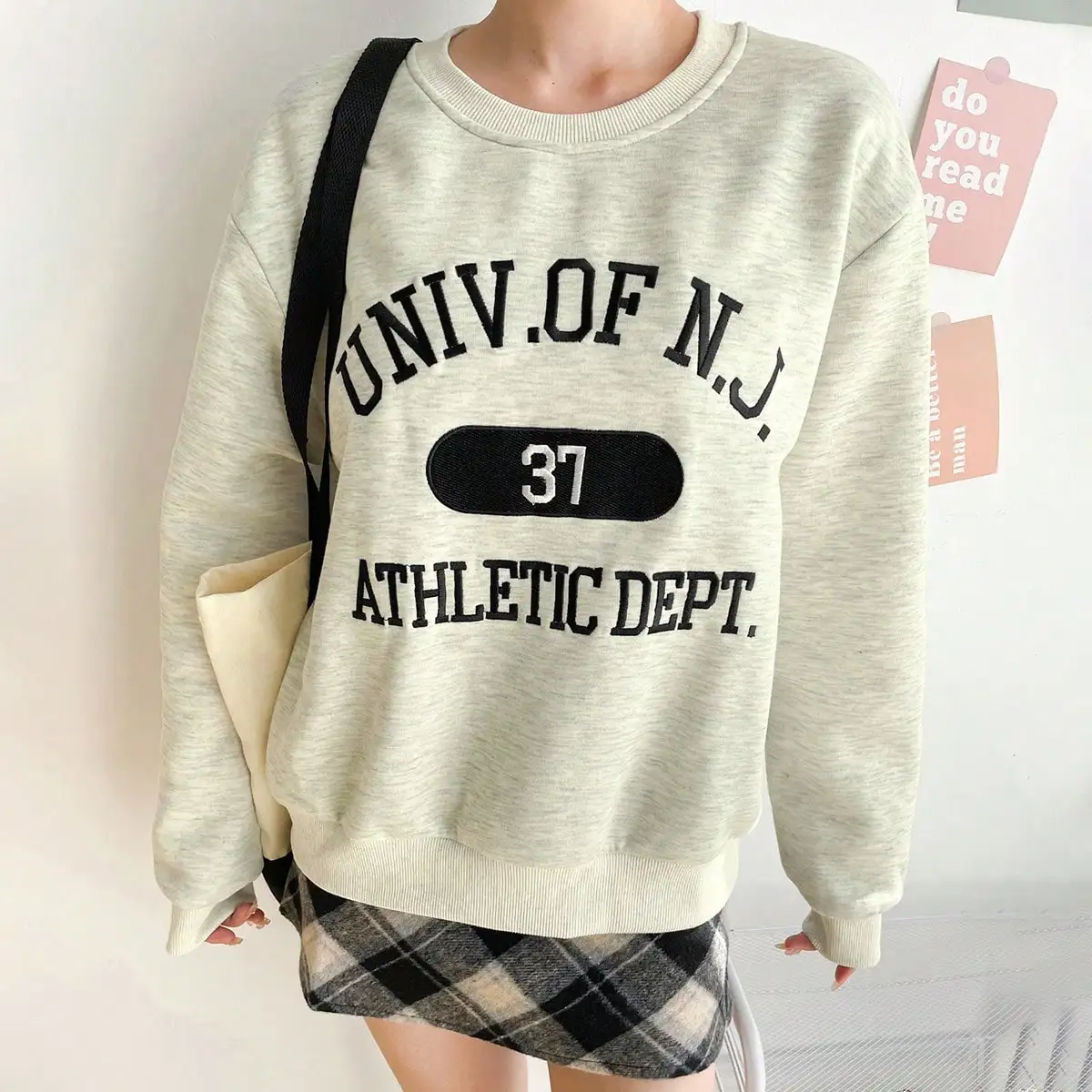 Korean Chic Spring 2025 New American Retro Gray Embroidered Long-Sleeved Top Loose Casual Women
Korean Chic Spring 2025 New American Retro Gray Embroidered Long-Sleeved Top Loose Casual Women