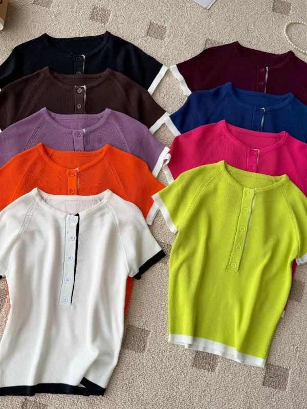 Retro Simple Casual Color Block Single Button Knitted Top Women Summer Short Sleeve V Neck Versatile Fashion Loose Upper Body
Retro Simple Casual Color Block Single Button Knitted Top Women Summer Short Sleeve V Neck Versatile Fashion Loose Upper Body