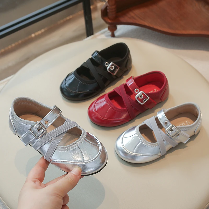 Girls Buckle Strap Leather Shoes 2026 New Autumn Kids Ballet Flats Soft Sole Simple School Party Wedding Barefoot Daily Wear
Girls Buckle Strap Leather Shoes 2026 New Autumn Kids Ballet Flats Soft Sole Simple School Party Wedding Barefoot Daily Wear