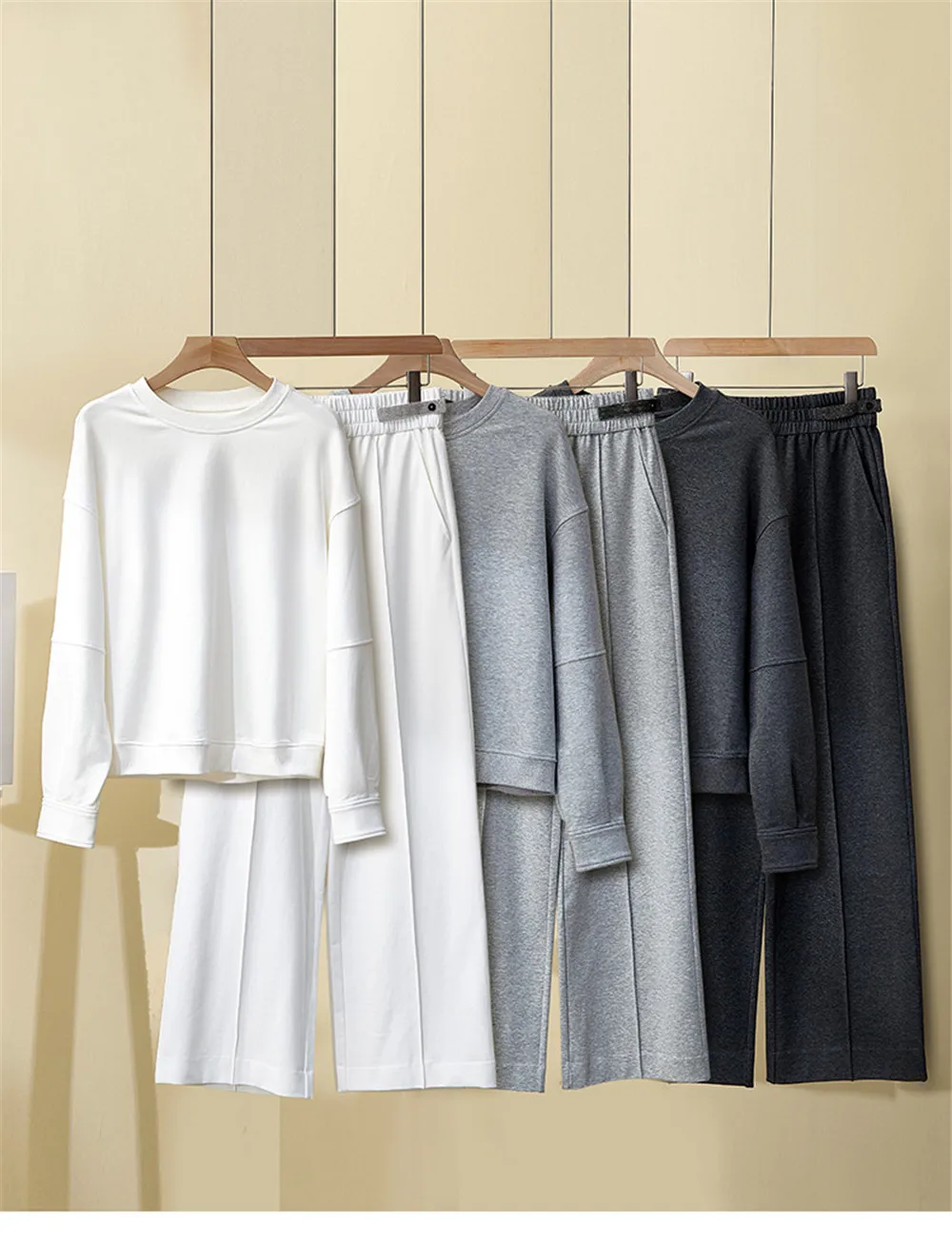 Spring And Summer New Casual Cotton Round Neck Long Sleeved+ElasticWaist Casual Straight Leg Pants Two-Piece Set
Spring And Summer New Casual Cotton Round Neck Long Sleeved+ElasticWaist Casual Straight Leg Pants Two-Piece Set