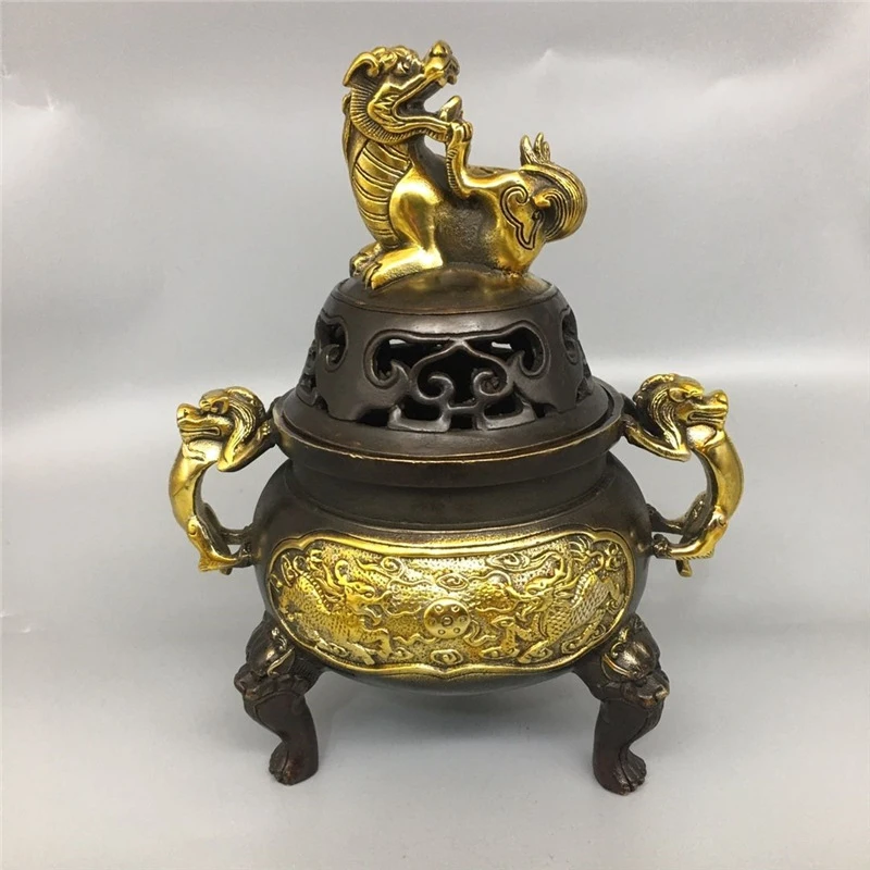 Antique bronze artifact, animal-eared qilin incense burner, exquisite craftsmanship, weight approximately 950 grams
Antique bronze artifact, animal-eared qilin incense burner, exquisite craftsmanship, weight approximately 950 grams