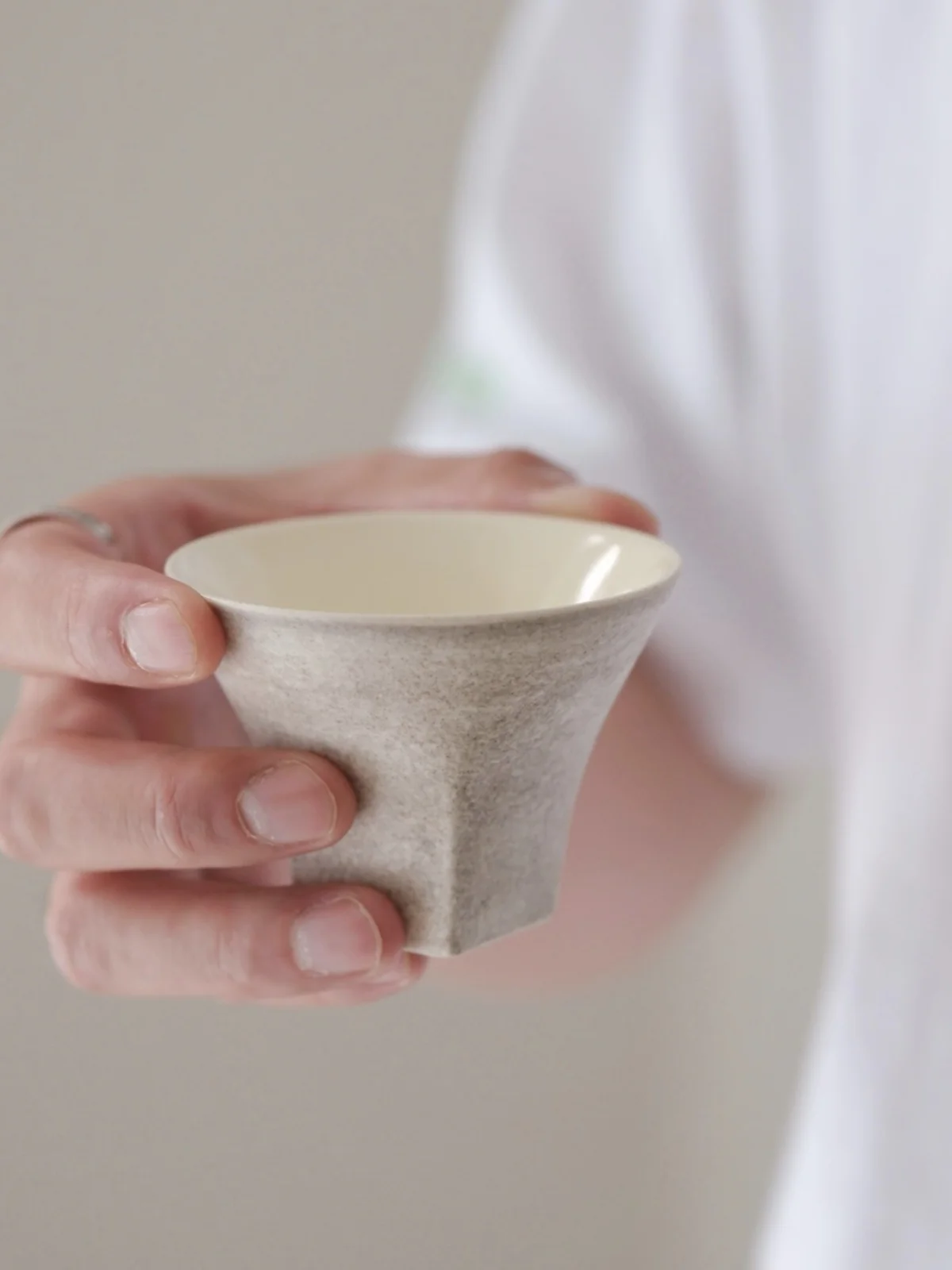 Handmade Cercs Tea Cup Square Foot Cup Tea Drinking Cup Studio Owner Cup Single Cup Tea Set Clay Handmade Japanese Sle
Handmade Cercs Tea Cup Square Foot Cup Tea Drinking Cup Studio Owner Cup Single Cup Tea Set Clay Handmade Japanese Sle