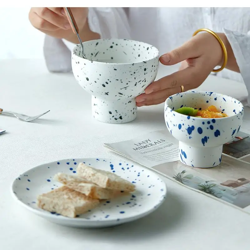 Домашняя керамическая тарелка в скандинавском стиле, круглая, милая, для завтрака, салатница, черно-белая, маленькая
Домашняя керамическая тарелка в скандинавском стиле, круглая, милая, для завтрака, салатница, черно-белая, маленькая