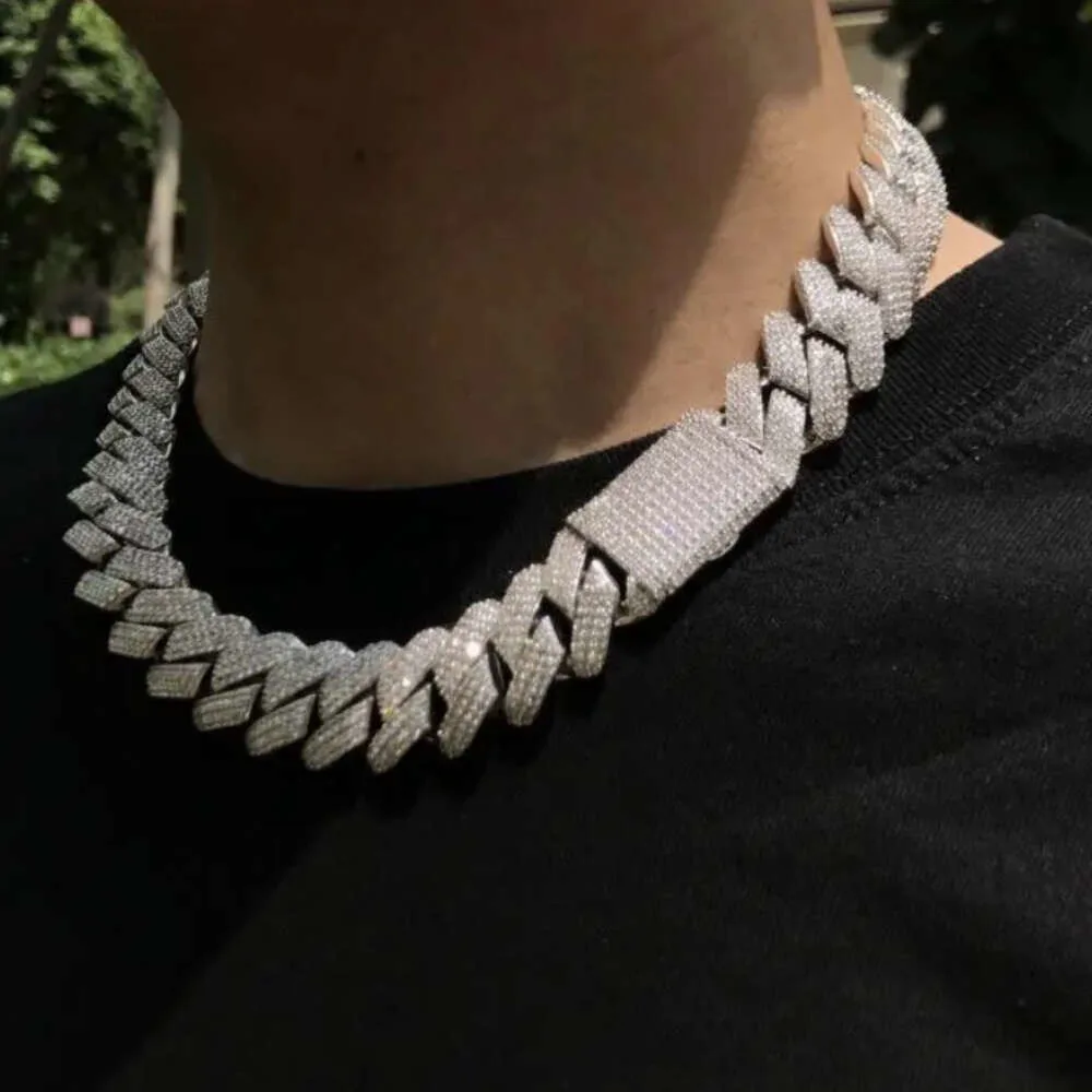 Оптовая продажа, изготовленное на заказ серебро 925 пробы, 12 мм, Iced Out Diamond, муассанит, кубинская цепочка, новое модное кубинское звено, ожерелье для мужчин
Оптовая продажа, изготовленное на заказ серебро 925 пробы, 12 мм, Iced Out Diamond, муассанит, кубинская цепочка, новое модное кубинское звено, ожерелье для мужчин