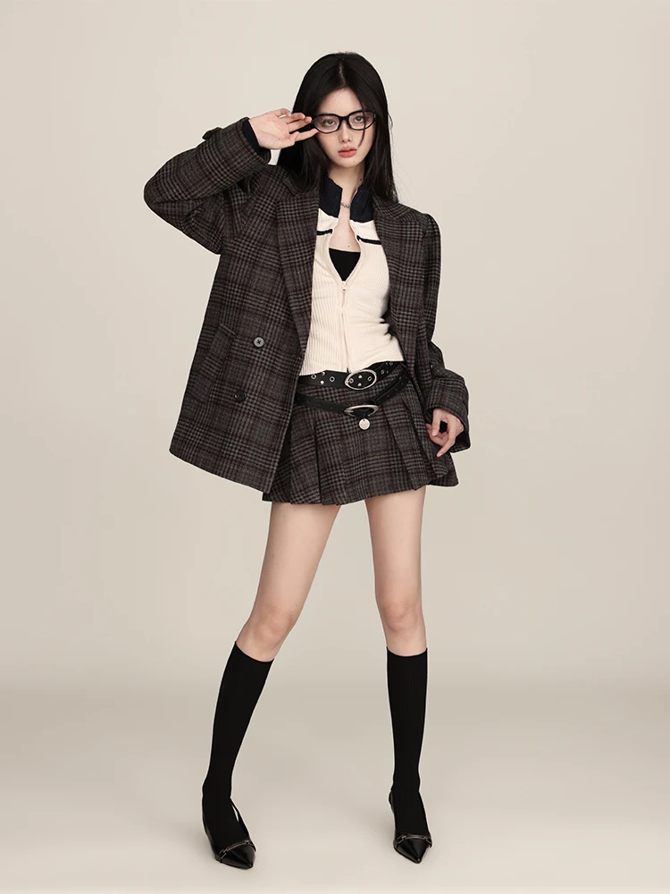 Осенне-зимний комплект: укороченный топ и юбка, модный женский костюм из двух предметов
Осенне-зимний комплект: укороченный топ и юбка, модный женский костюм из двух предметов