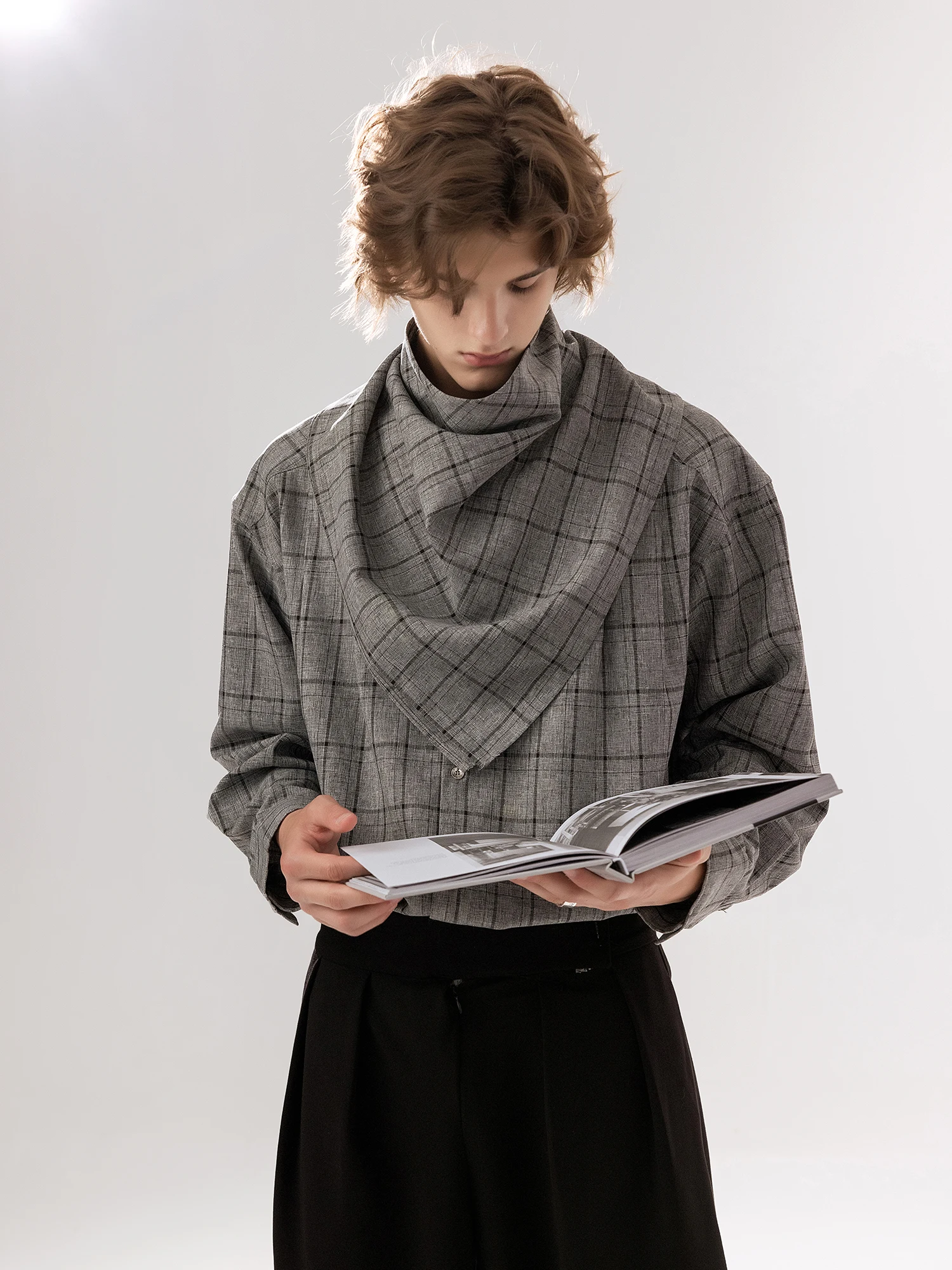 CHOR Men's Long Sleeve Shirt with Detachable Scarf Unique Plaid Design Autumn 2025 New Style High-End Feeling Loose Fit Shirt
CHOR Men's Long Sleeve Shirt with Detachable Scarf Unique Plaid Design Autumn 2025 New Style High-End Feeling Loose Fit Shirt