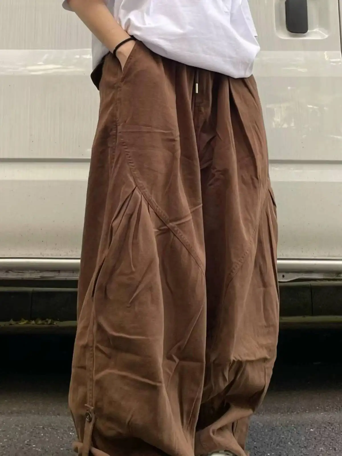 Unsiex Wide Leg Pants 2026 Japanese Vintage Loose Pleated Cargo Pants For Men Women Casual Elastic Waist Cityboy Versatile Pants
Unsiex Wide Leg Pants 2026 Japanese Vintage Loose Pleated Cargo Pants For Men Women Casual Elastic Waist Cityboy Versatile Pants