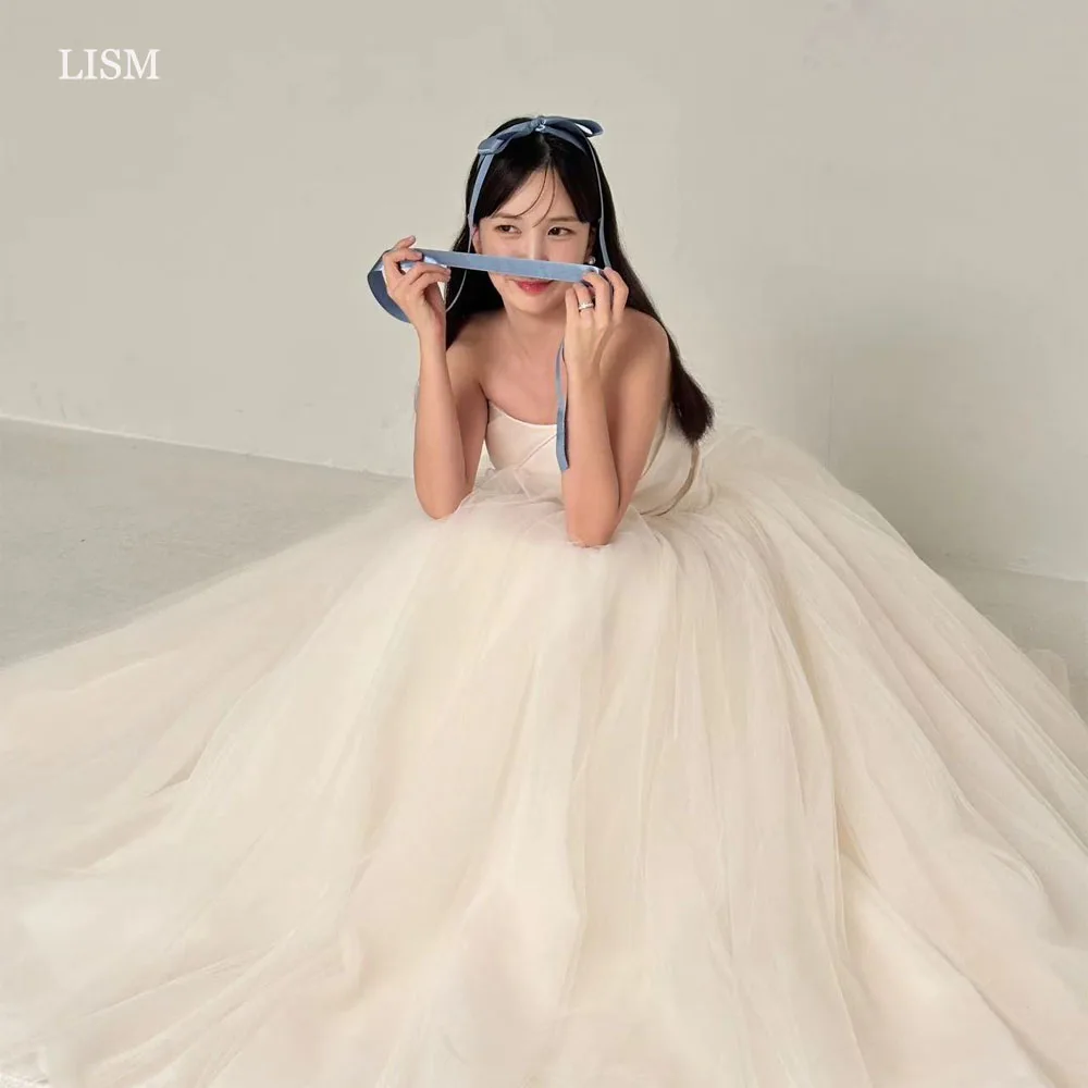 LISM Elegant Strapless Korea Wedding Photo Shoot Dresses A-line Satin Tulle Draped Strapless Evening Dresses 피로연드레스 Floor-Length
LISM Elegant Strapless Korea Wedding Photo Shoot Dresses A-line Satin Tulle Draped Strapless Evening Dresses 피로연드레스 Floor-Length
