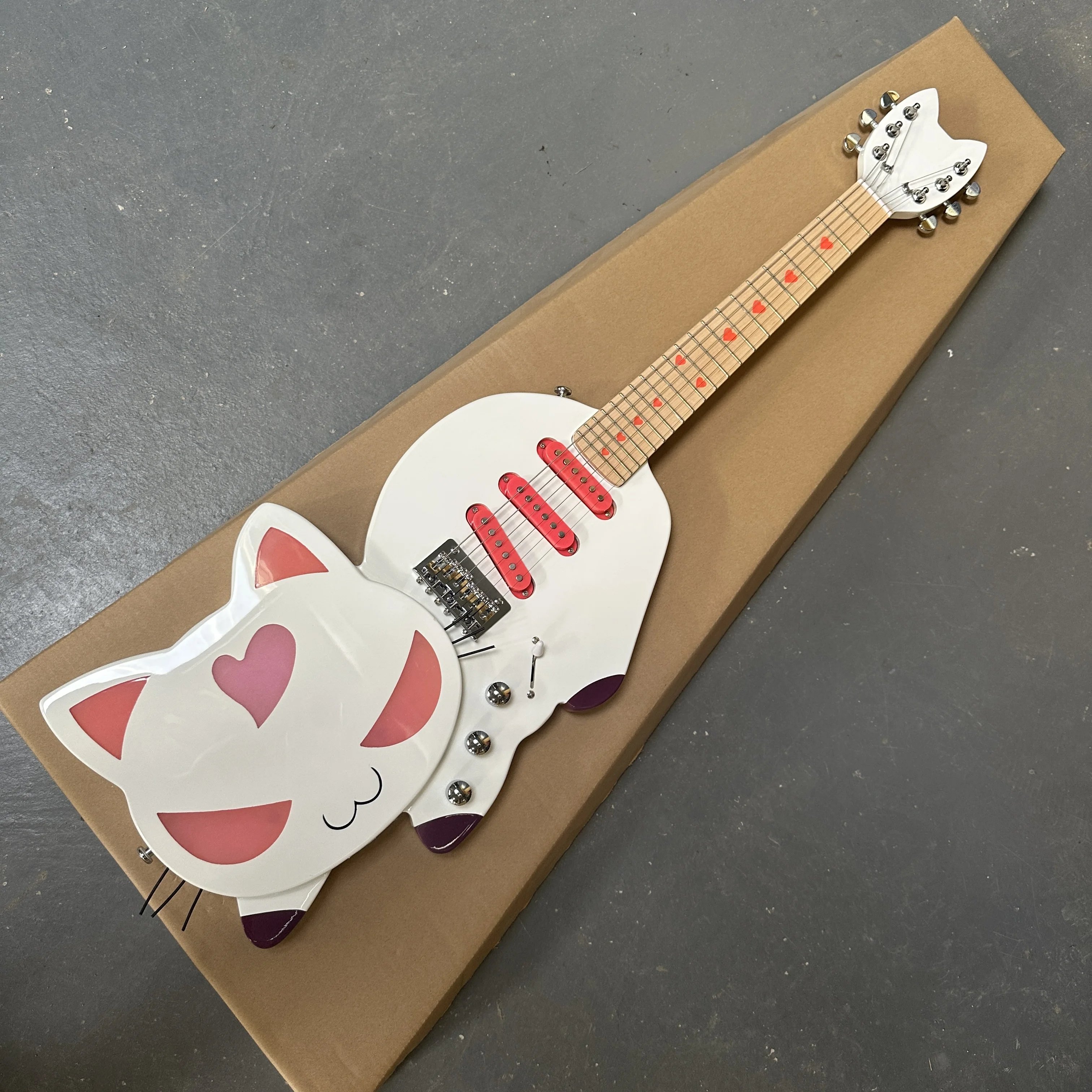White cat electric guitar, with bright and clear SSS pickup guitars, with a maple fingerboard and heart-shaped inlays guitarra
White cat electric guitar, with bright and clear SSS pickup guitars, with a maple fingerboard and heart-shaped inlays guitarra