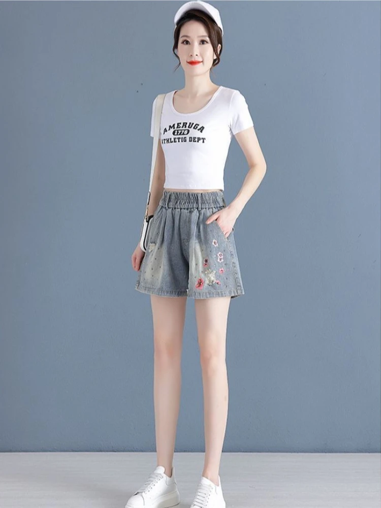 Summer Women's Denim Shorts High Waist Loose Vintage Lightweight Breathable Embroidered Chinese Style Shorts
Summer Women's Denim Shorts High Waist Loose Vintage Lightweight Breathable Embroidered Chinese Style Shorts