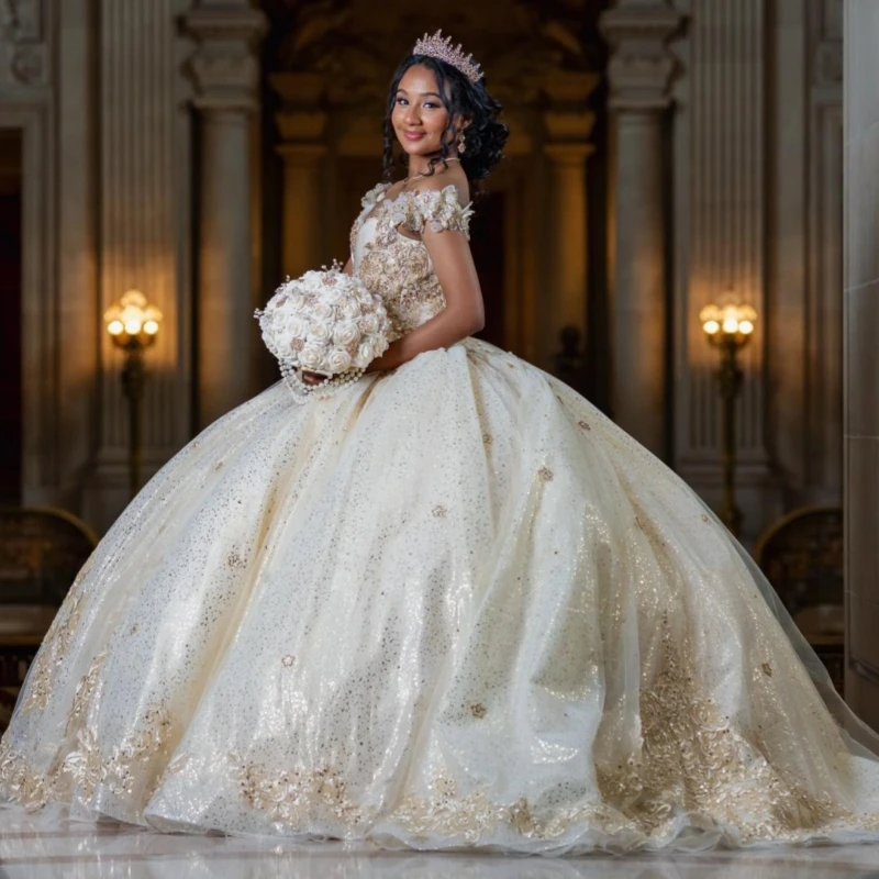 Ivory Shiny Quinceanera Dresses Ball Gown Off The Shoulder Applique Lace Beading Crystal Tull Corset Sweet 16 Dress Vestidos 15
Ivory Shiny Quinceanera Dresses Ball Gown Off The Shoulder Applique Lace Beading Crystal Tull Corset Sweet 16 Dress Vestidos 15
