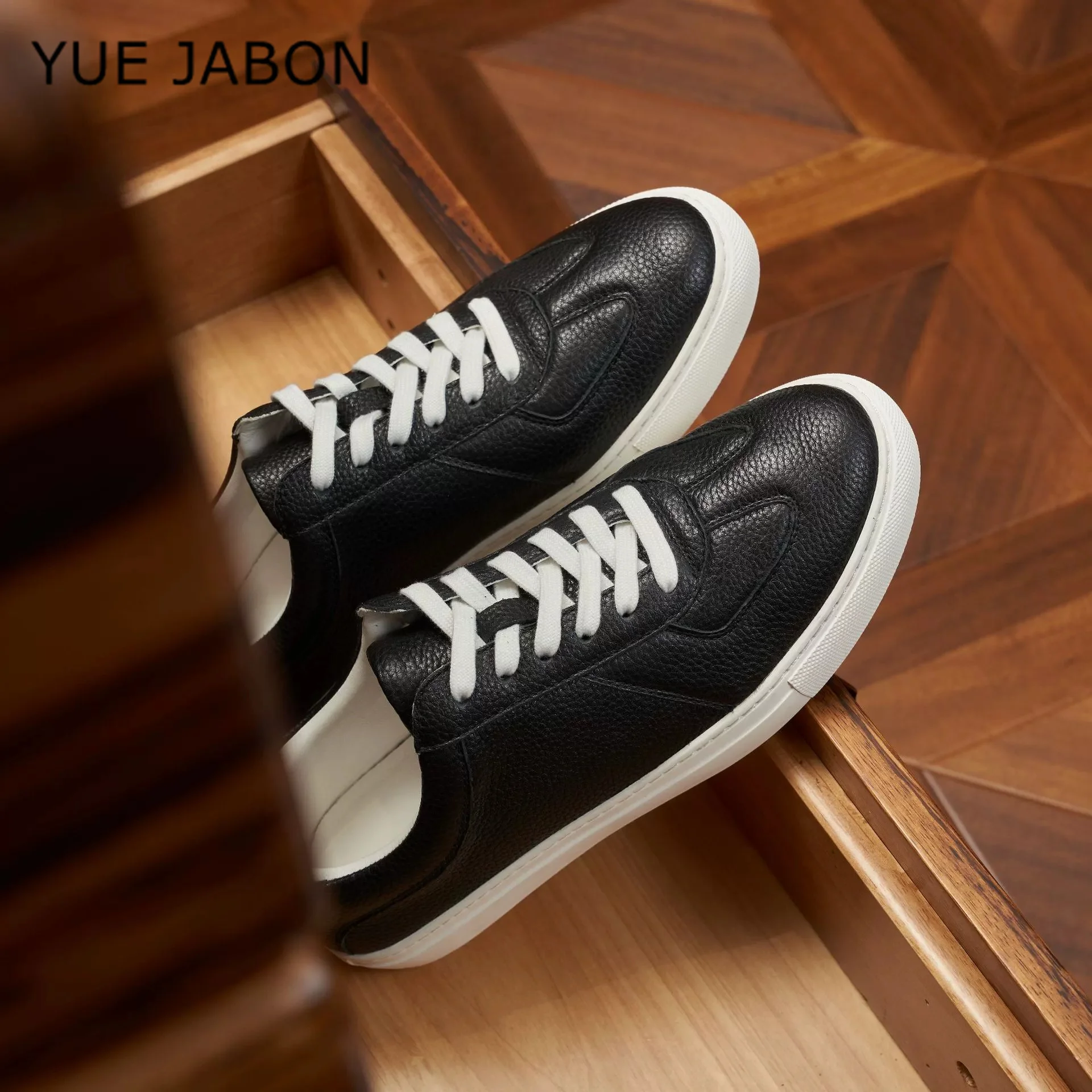 New Men Sneakers Patchwork 100% Real Leather Cowhide Casual Shoes Lace Up White Flat Walking Shoes Luxury Men Black Trainers
New Men Sneakers Patchwork 100% Real Leather Cowhide Casual Shoes Lace Up White Flat Walking Shoes Luxury Men Black Trainers