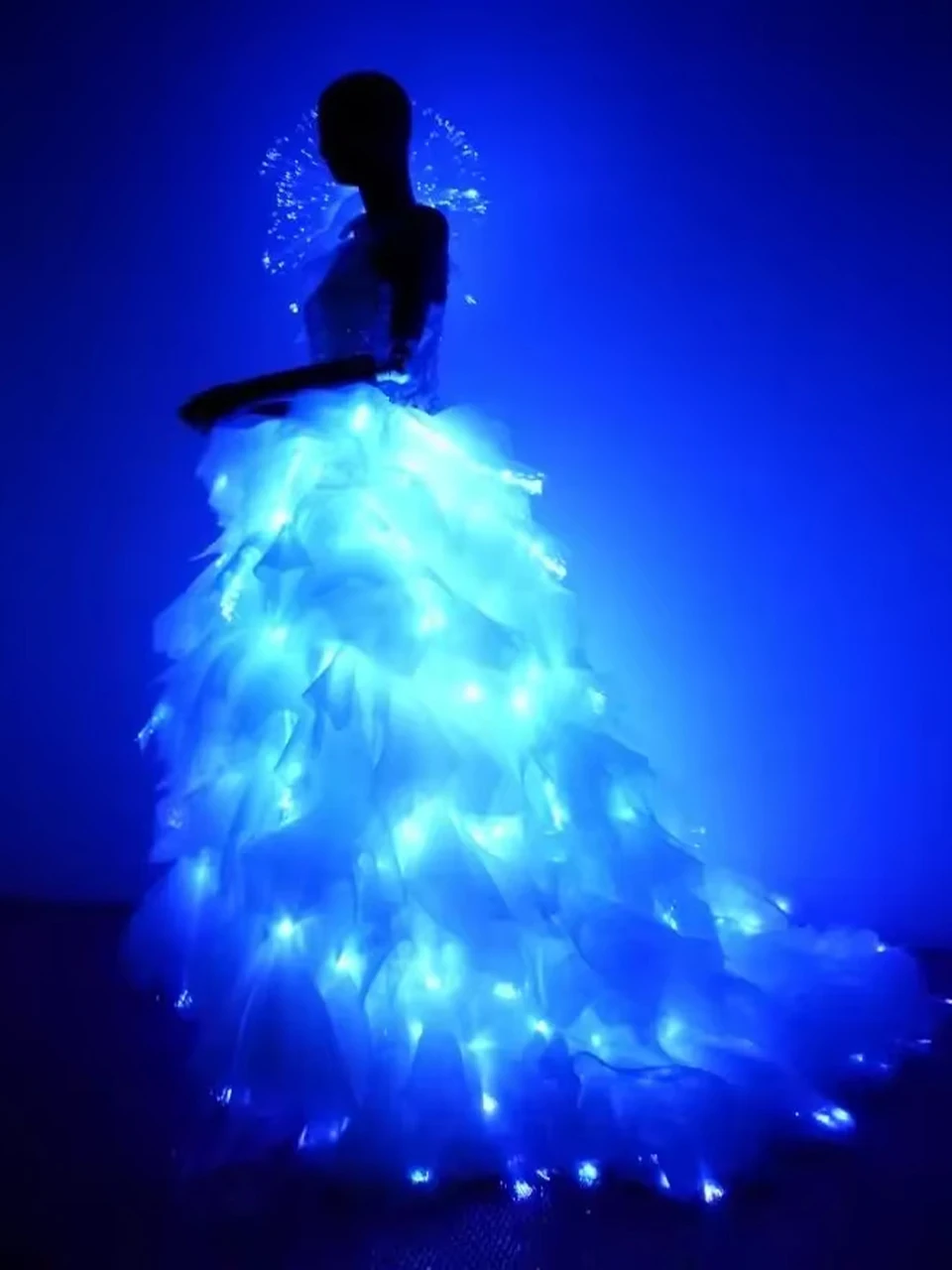 Women White LED Dance Clothing Girls LED Wedding Dress LED Light Suits Luminous Costumes Halloween Party Dance Stage Costumes
Women White LED Dance Clothing Girls LED Wedding Dress LED Light Suits Luminous Costumes Halloween Party Dance Stage Costumes