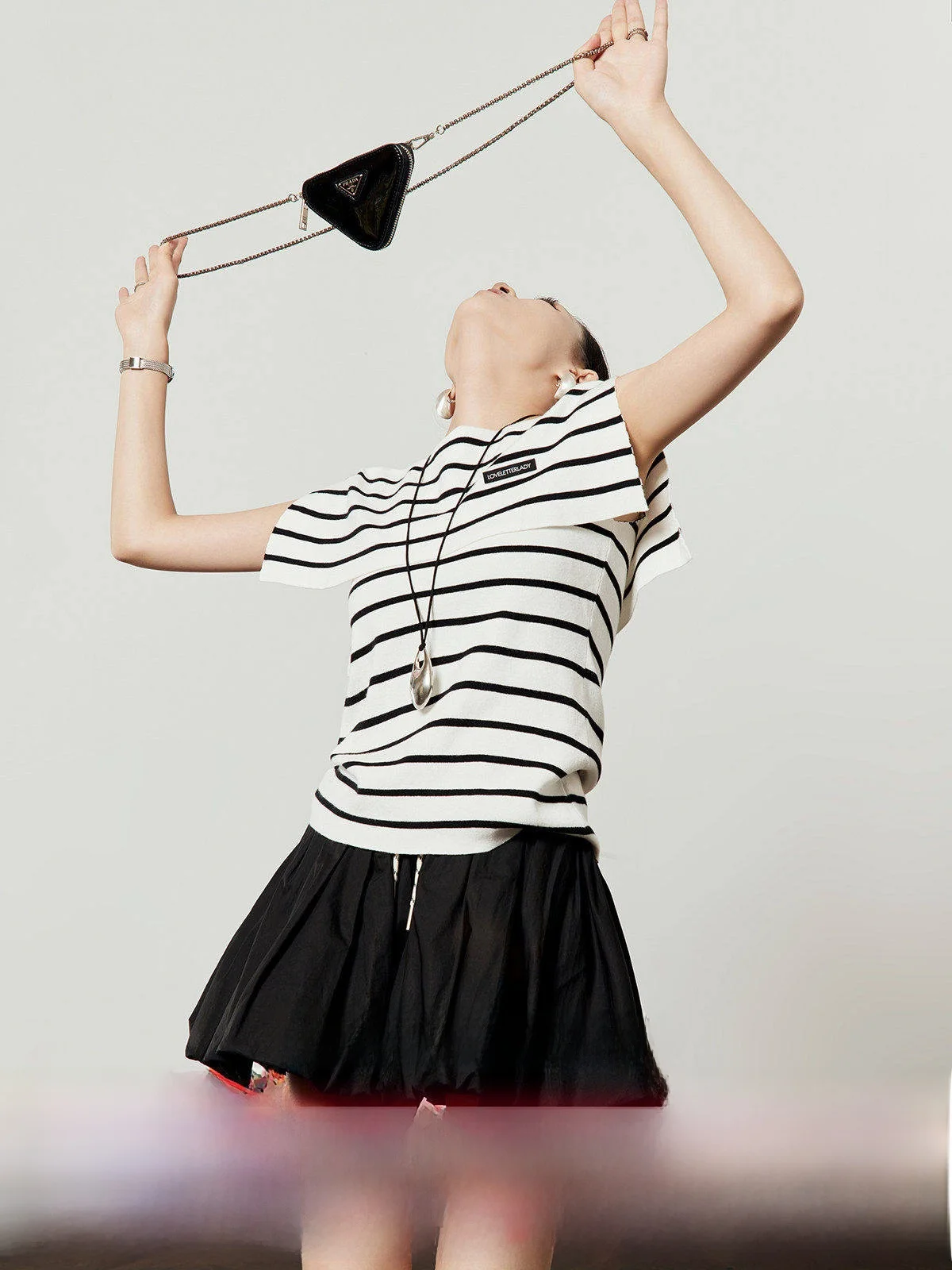 White Striped T-irt Women's Summer New Design One-oulder Cover-Up Casual Sle ort Sve High Waist Skin-Friendly Brea...
White Striped T-irt Women's Summer New Design One-oulder Cover-Up Casual Sle ort Sve High Waist Skin-Friendly Brea...