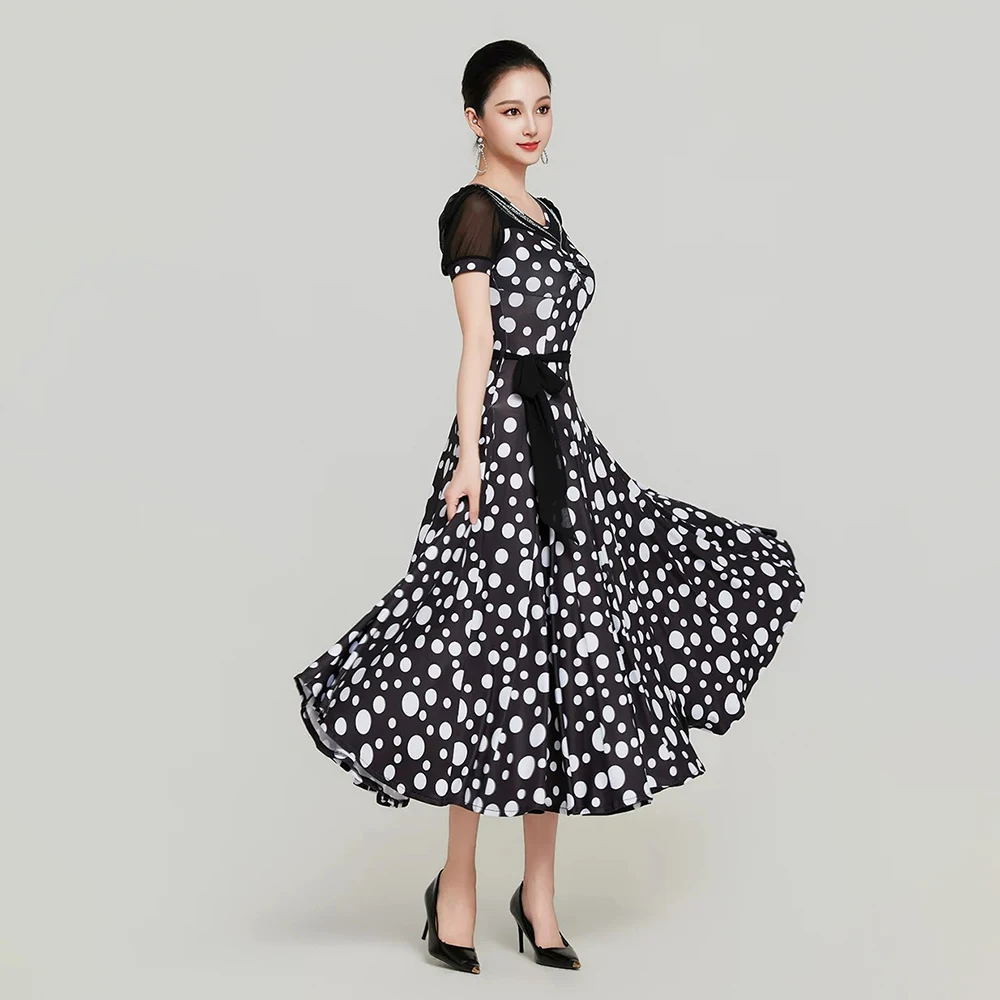 Elegant Polka Dot Ballroom Dance Dress for Women Sheer Mesh Short Sleeve Modern Dance Costume Big Swing Waltz Performance Wear
Elegant Polka Dot Ballroom Dance Dress for Women Sheer Mesh Short Sleeve Modern Dance Costume Big Swing Waltz Performance Wear