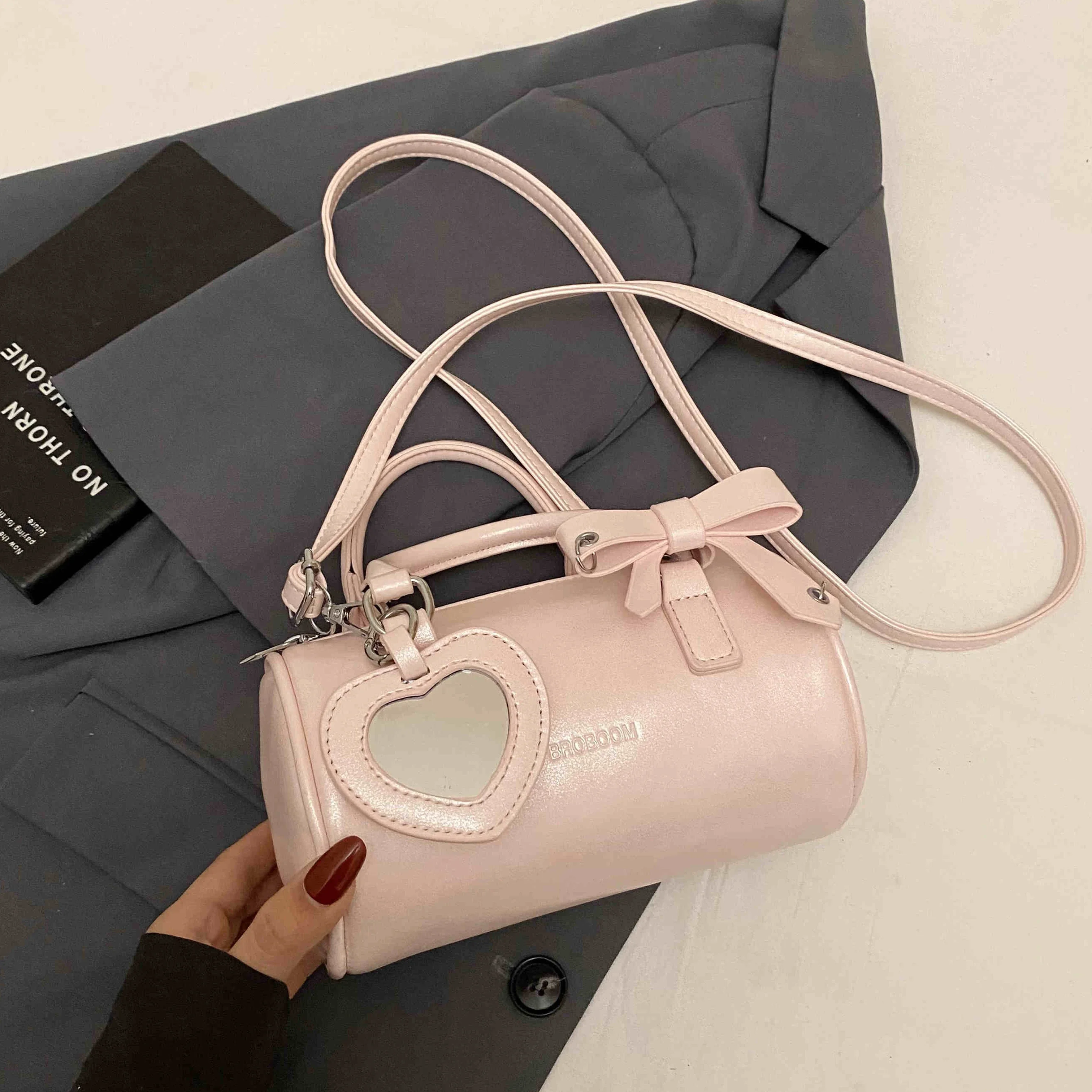 Temperament Red Handbags Women's Summer New Fashion Bow Pillow Bags Korean Versatile One Shoulder Bag Crossbody Bag
Temperament Red Handbags Women's Summer New Fashion Bow Pillow Bags Korean Versatile One Shoulder Bag Crossbody Bag