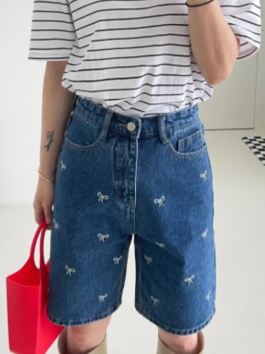 Summer New Vintage Knot Embroidery Simple Casual Women's Chic Denim Shorts High Waist Loose Fit Medium Stretch
Summer New Vintage Knot Embroidery Simple Casual Women's Chic Denim Shorts High Waist Loose Fit Medium Stretch