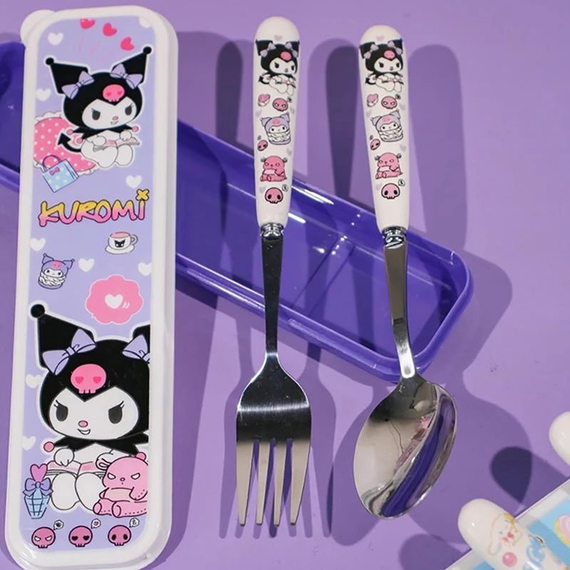 2/3PCS Kawaii Sanrio My Melody Cinnamoroll Kuromi Cutlery Set Cartoon Chopsticks Spoon Fork Set Portable Tableware Storage Box
2/3PCS Kawaii Sanrio My Melody Cinnamoroll Kuromi Cutlery Set Cartoon Chopsticks Spoon Fork Set Portable Tableware Storage Box
