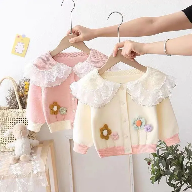 Girls Spring And Autumn Sweaters Knitted Cardigan Girls Baby Flower Fashionable Coat Korean Version Top 2023 New Girls Cardigan
Girls Spring And Autumn Sweaters Knitted Cardigan Girls Baby Flower Fashionable Coat Korean Version Top 2023 New Girls Cardigan