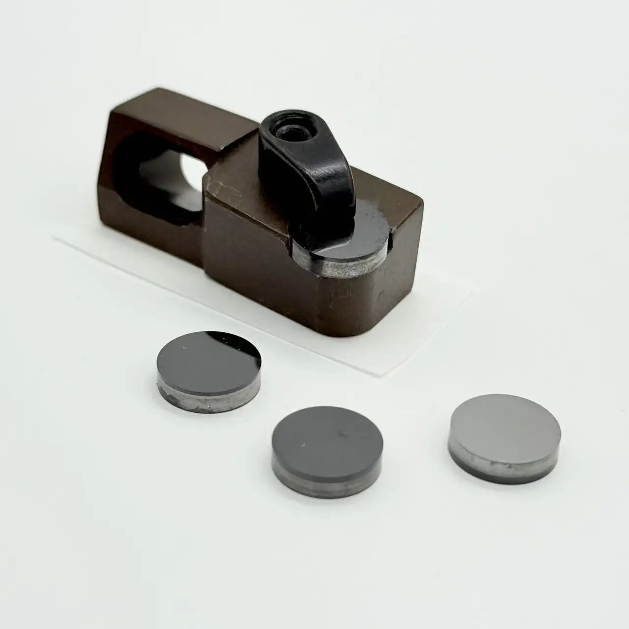 Высококачественные твердосплавные пластины PCD/CBN 1/2'' и 3/8'' для резки алюминия, чугуна, головок цилиндров и блоков двигателей
Высококачественные твердосплавные пластины PCD/CBN 1/2'' и 3/8'' для резки алюминия, чугуна, головок цилиндров и блоков двигателей