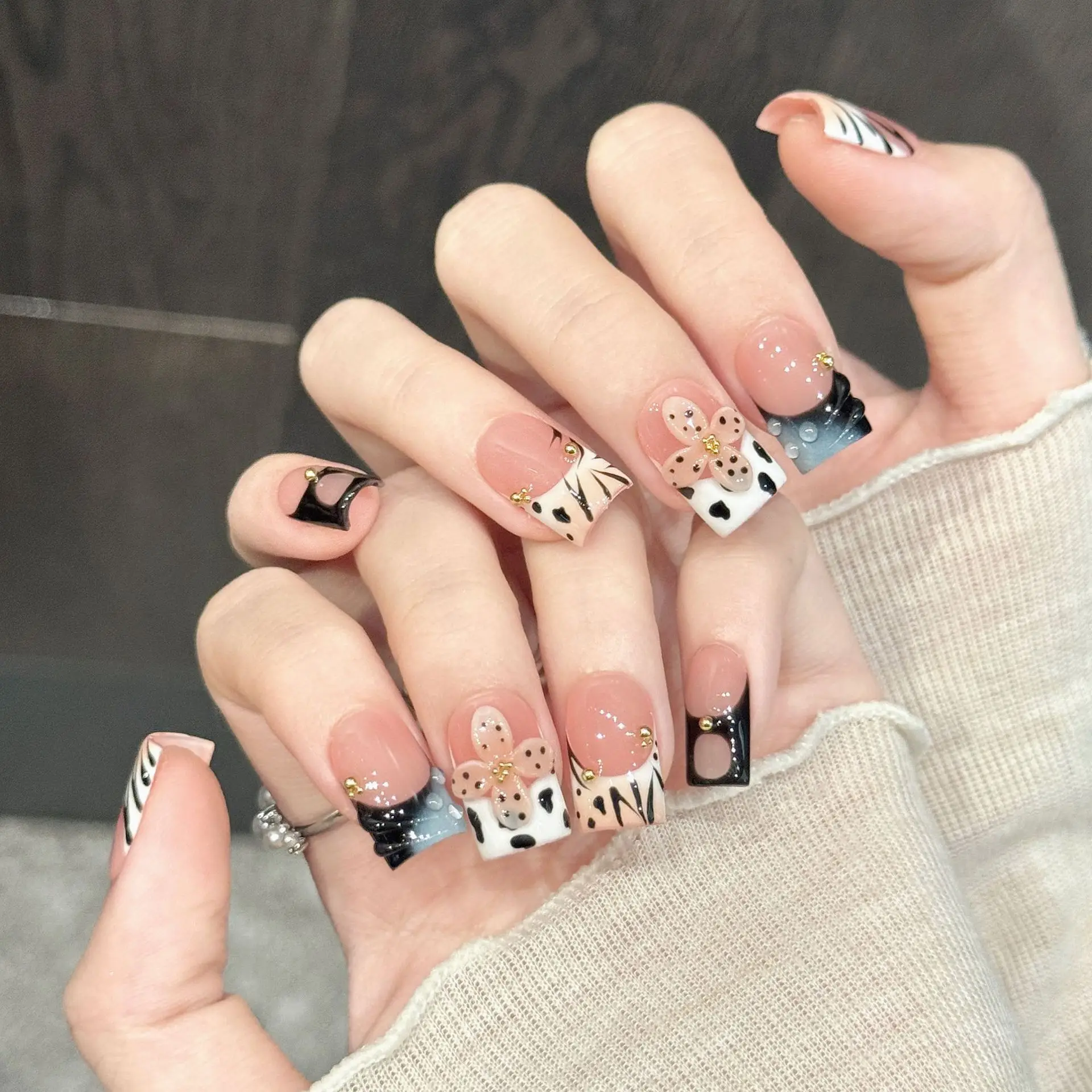 10pcs Pink Leopard Print Handmade Nails Misty Pink French-Style Pink Press On Nail Duckbill Full Coverage Tips for Women&Girl
10pcs Pink Leopard Print Handmade Nails Misty Pink French-Style Pink Press On Nail Duckbill Full Coverage Tips for Women&Girl