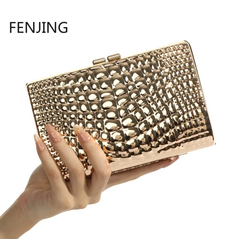 Модный металлический клатч со змеиной кожей и цепочкой через плечо, универсальная золотая вечерняя сумка, одинаковая сумка для торжественного платья 
Модный металлический клатч со змеиной кожей и цепочкой через плечо, универсальная золотая вечерняя сумка, одинаковая сумка для торжественного платья