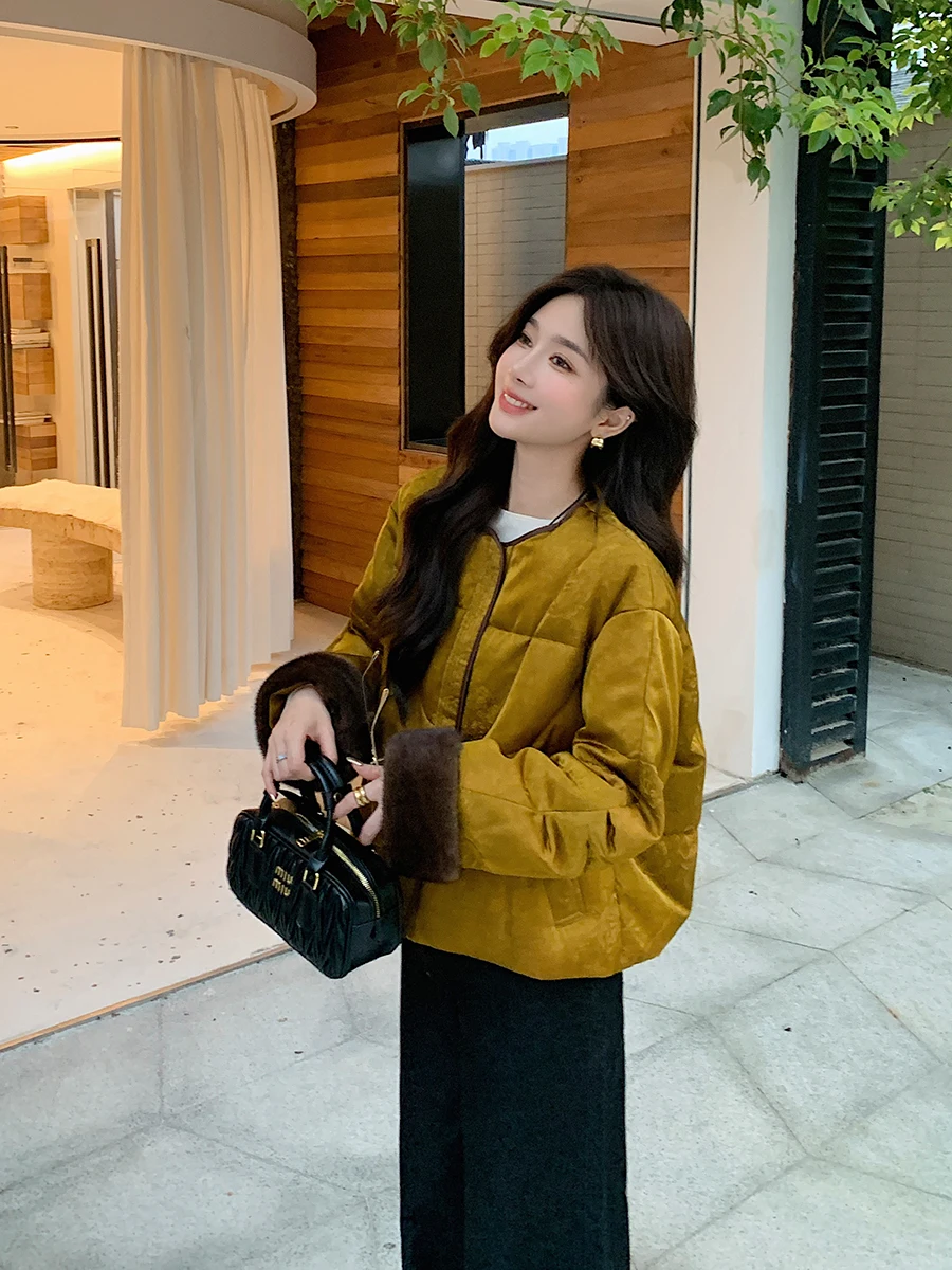 UPFURS Chinese Sle White Goose down Jaet Women's ort Fur Coat Retro National Sle Winter New Arrival Thi Warm
UPFURS Chinese Sle White Goose down Jaet Women's ort Fur Coat Retro National Sle Winter New Arrival Thi Warm