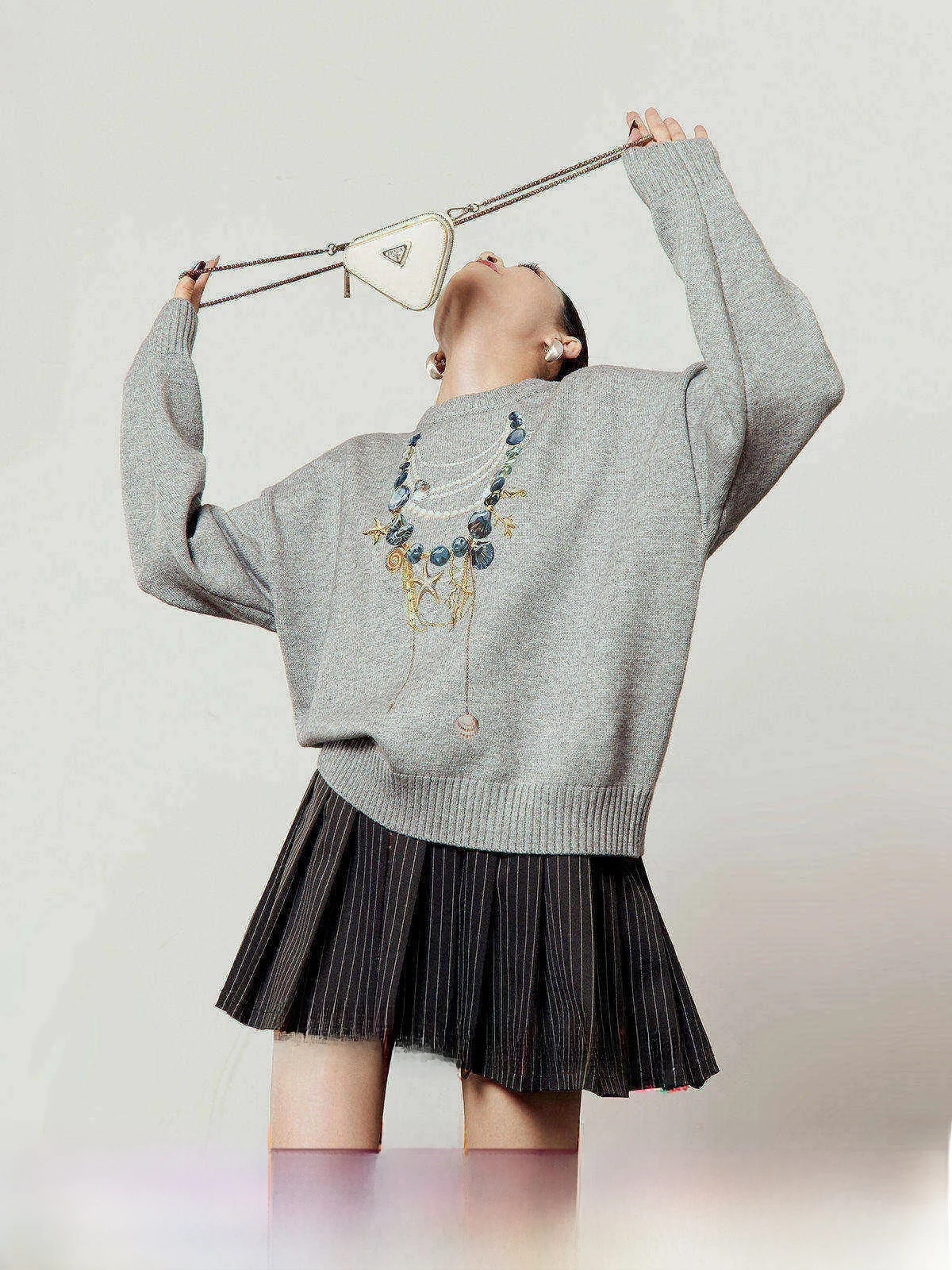 Gray Printed Loose Women's Sweater Spring 2026 Casual Style Light Flower Pattern Knitted Long Sleeve Regular Length
Gray Printed Loose Women's Sweater Spring 2026 Casual Style Light Flower Pattern Knitted Long Sleeve Regular Length