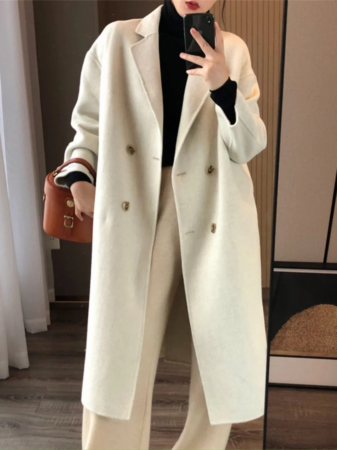 Роскошное шерстяное двустороннее пальто, базовый костюм средней длины с воротником на четыре пуговицах, длинное женское зимнее пальто премиум-класса
Роскошное шерстяное двустороннее пальто, базовый костюм средней длины с воротником на четыре пуговицах, длинное женское зимнее пальто премиум-класса