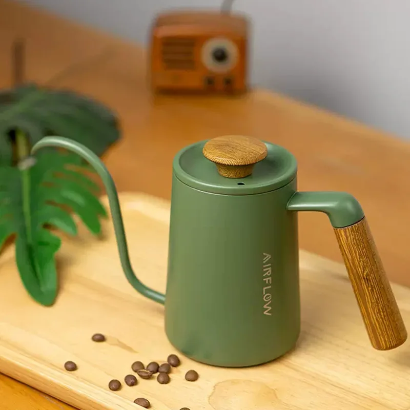 Integrated Dust-proof Lid Pour Over Pot Airflow Structure Compact Home Coffee Extraction Kettle
Integrated Dust-proof Lid Pour Over Pot Airflow Structure Compact Home Coffee Extraction Kettle