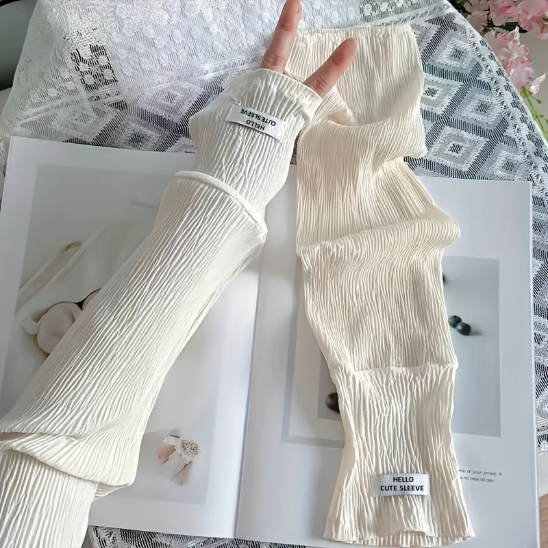 Women's wrinkled ice silk arm sleeves, made of polyester fiber, lightweight, loose, arms and hands, and perfect for dressing up
Women's wrinkled ice silk arm sleeves, made of polyester fiber, lightweight, loose, arms and hands, and perfect for dressing up