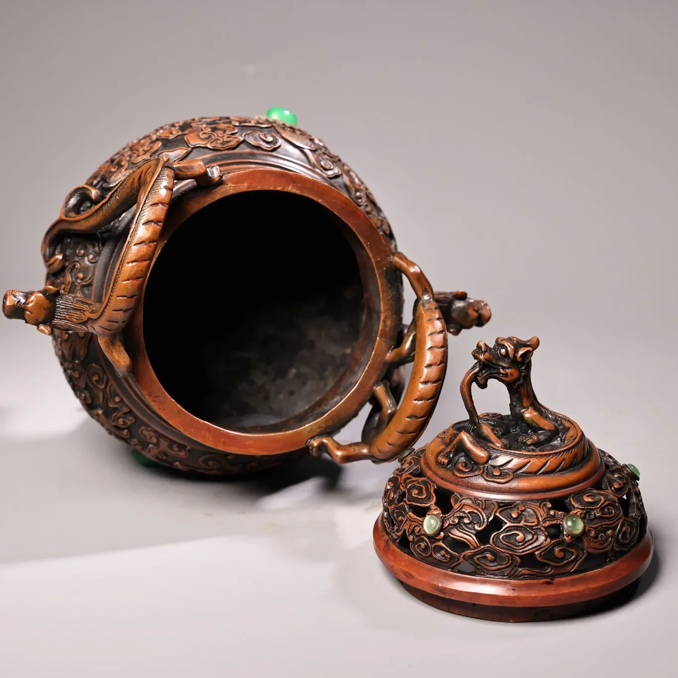 9"Tibetan Temple Collection Old Bronze Mosaic Gem Dragon statue cover Long'er Incense Burner Amass wealth Ornaments
9"Tibetan Temple Collection Old Bronze Mosaic Gem Dragon statue cover Long'er Incense Burner Amass wealth Ornaments