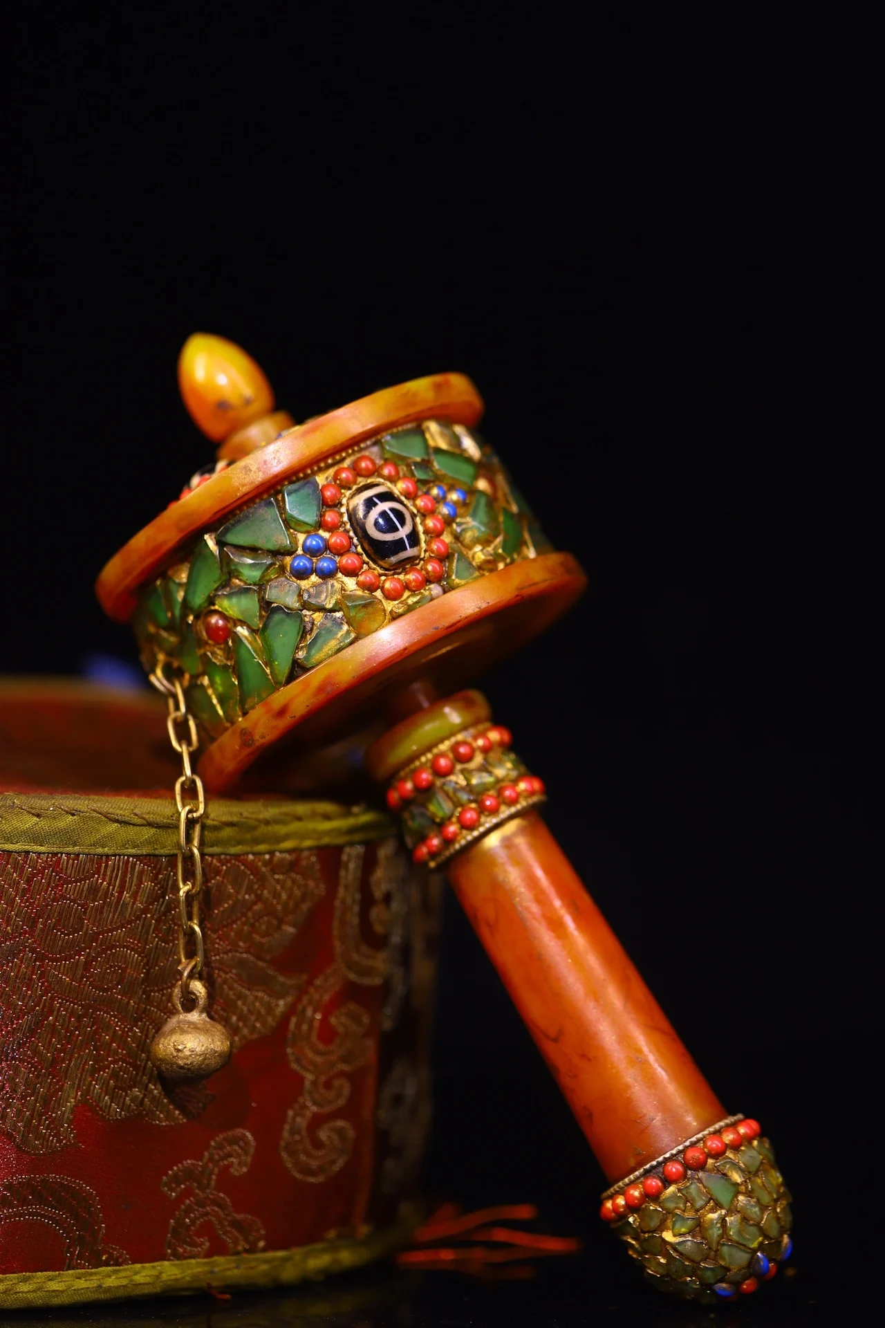 Rare Old Tibet item is made by hand from pure honey wax, set with gemstones, featuring a dzi bead prayer wheel, and contains scr
Rare Old Tibet item is made by hand from pure honey wax, set with gemstones, featuring a dzi bead prayer wheel, and contains scr