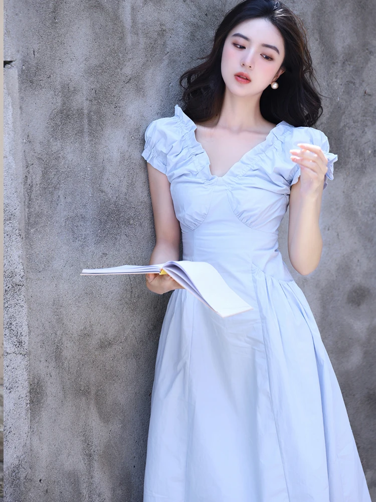 V-Neck Midi Dress Women's Fashion Summer 2023 Padded Pocket Waist-Cinching Bubble Sleeve Retro Style Polyester Fiber Dress
V-Neck Midi Dress Women's Fashion Summer 2023 Padded Pocket Waist-Cinching Bubble Sleeve Retro Style Polyester Fiber Dress