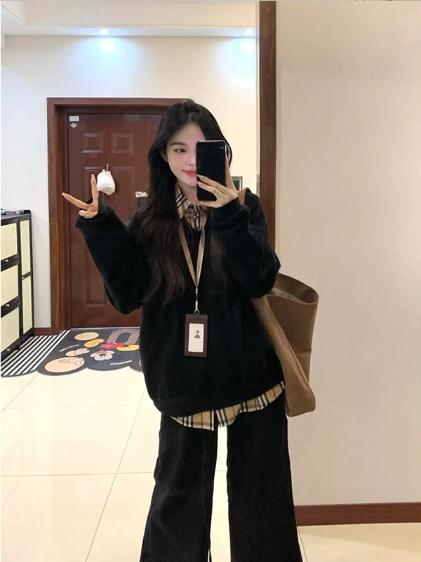 Women's Loose Fit Neck Patchwork Plaid Sweatshirt Fake Two-Piece Design Autumn Winter Casual Comfortable Breathable Top
Women's Loose Fit Neck Patchwork Plaid Sweatshirt Fake Two-Piece Design Autumn Winter Casual Comfortable Breathable Top