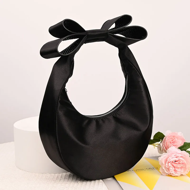 Атласная сумка через плечо в форме полумесяца, новые шелковые сумки в форме полумесяца для женщин, роскошные женские сумки со стразами и бантом, вечерние свадебные клатчи, кошельки
Атласная сумка через плечо в форме полумесяца, новые шелковые сумки в форме полумесяца для женщин, роскошные женские сумки со стразами и бантом, вечерние свадебные клатчи, кошельки