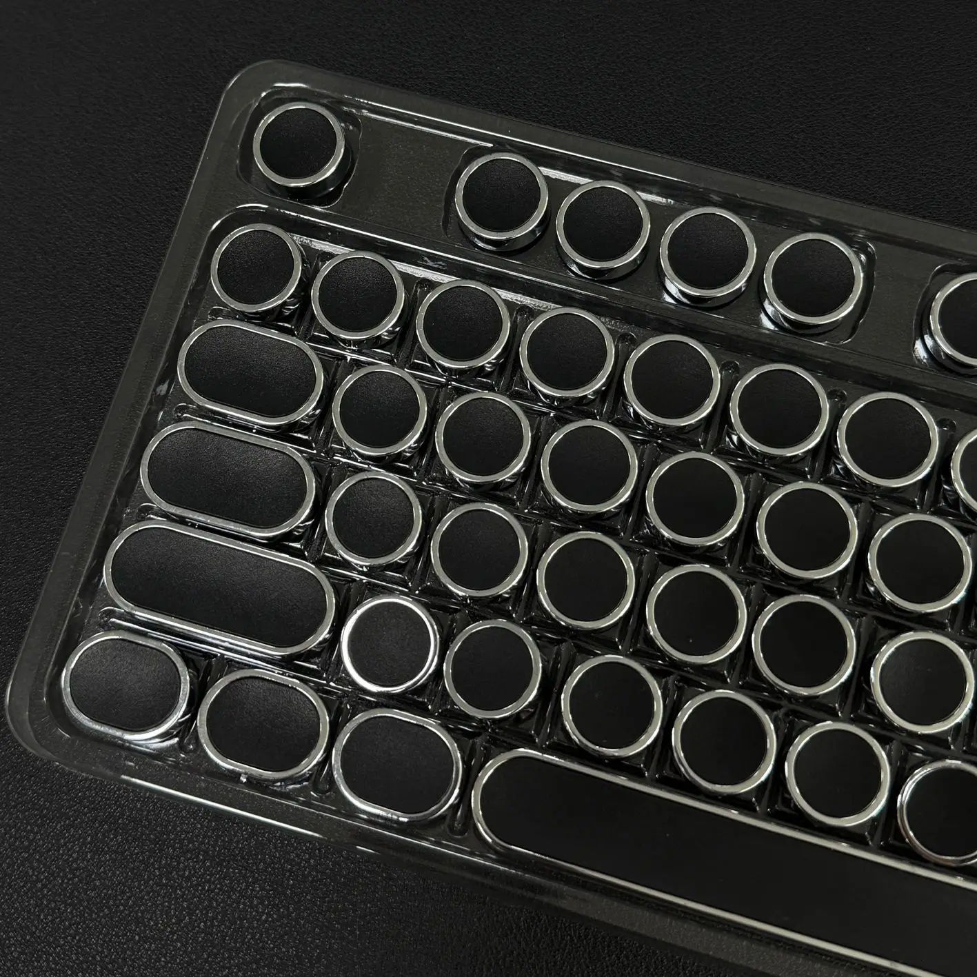 Mechanical keyboard keycap PBT material black no letters opaque DIY creative monochrome 61/87/104/98
Mechanical keyboard keycap PBT material black no letters opaque DIY creative monochrome 61/87/104/98