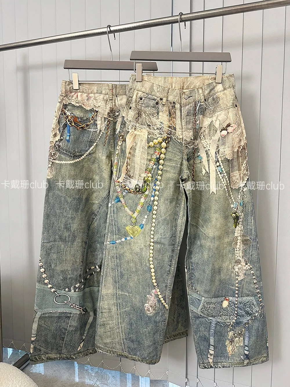AC 25FW 1981m Straight Lace Pearl Chain 3D Digital Printing 3D Printed Jeans
AC 25FW 1981m Straight Lace Pearl Chain 3D Digital Printing 3D Printed Jeans