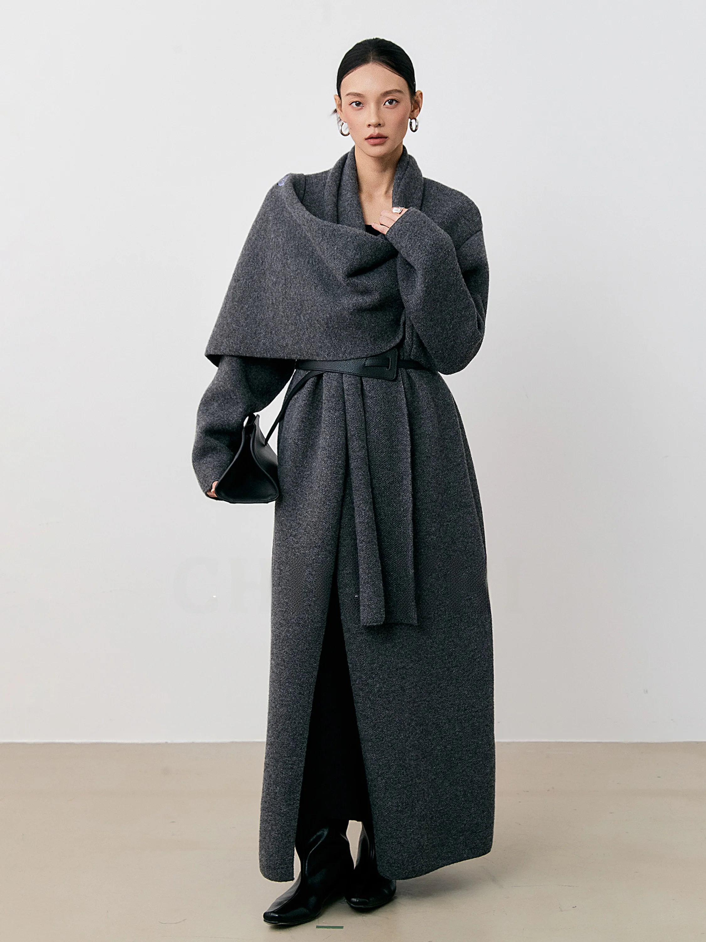 Ele Вязаное пальто с шарфом-воротником и поясом, Новое зимнее поступление, повседневное свободное длинное пальто, женское модное полиэфирное волокно
Ele Вязаное пальто с шарфом-воротником и поясом, Новое зимнее поступление, повседневное свободное длинное пальто, женское модное полиэфирное волокно